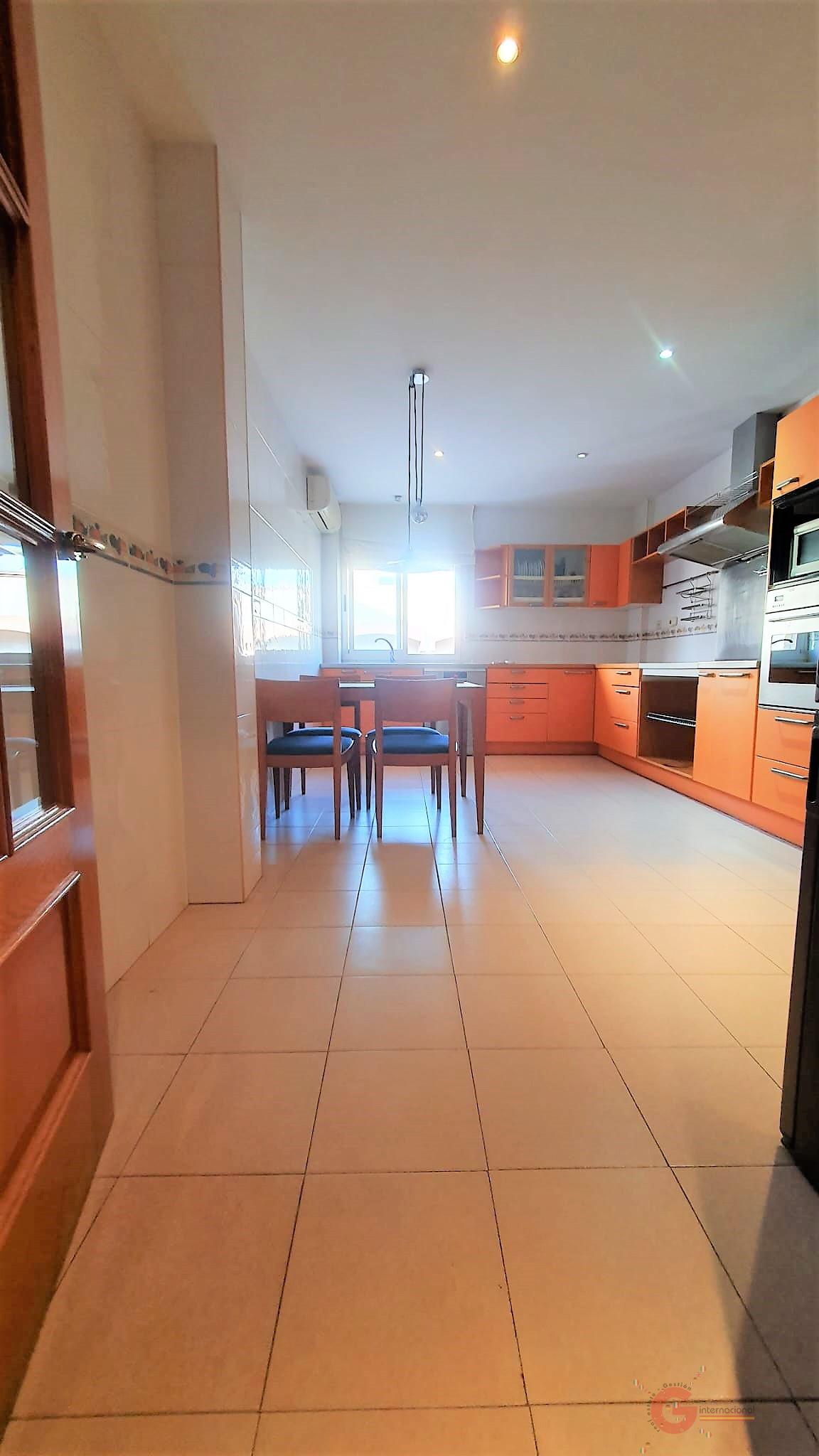 For sale of flat in Motril