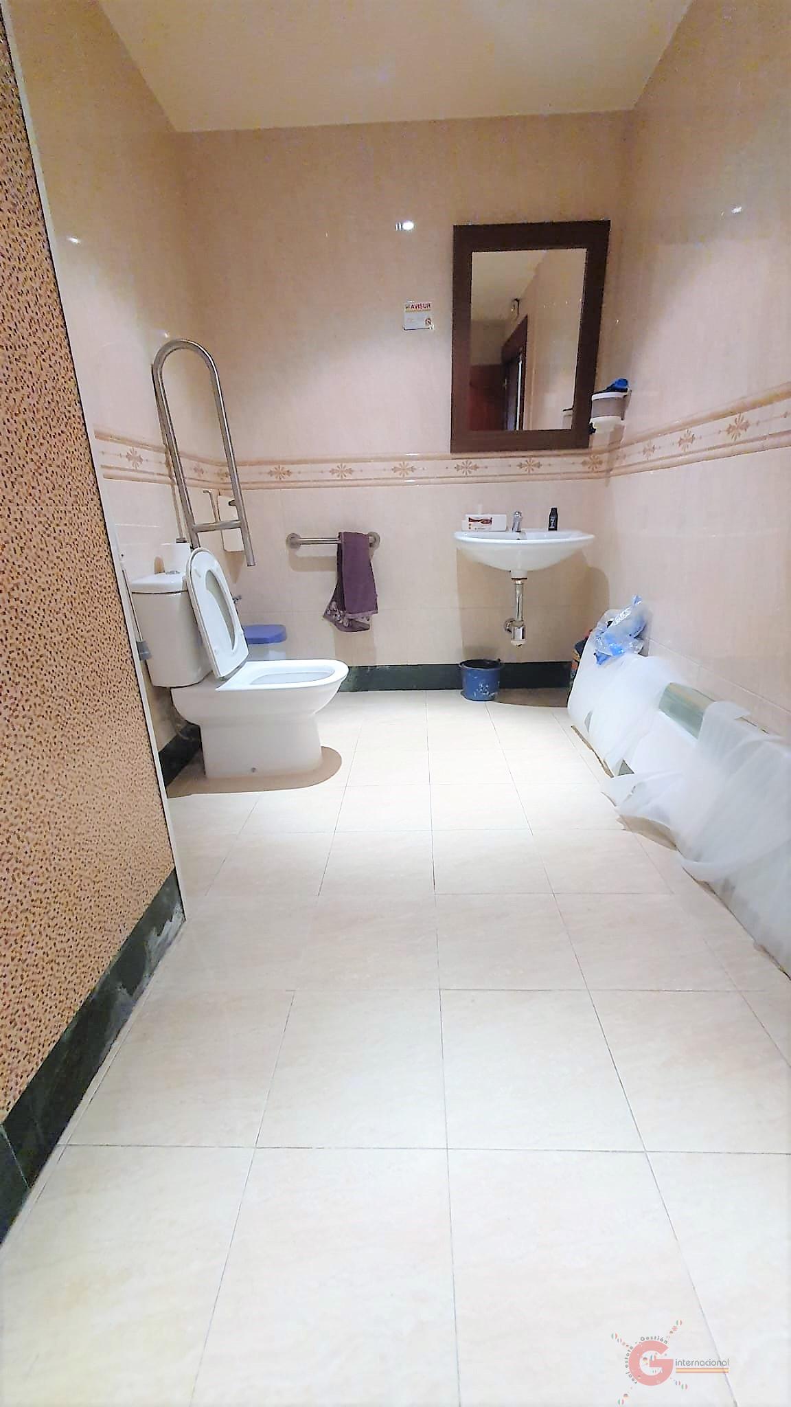 For sale of commercial in Motril