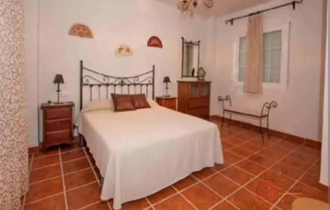 For sale of house in Gualchos