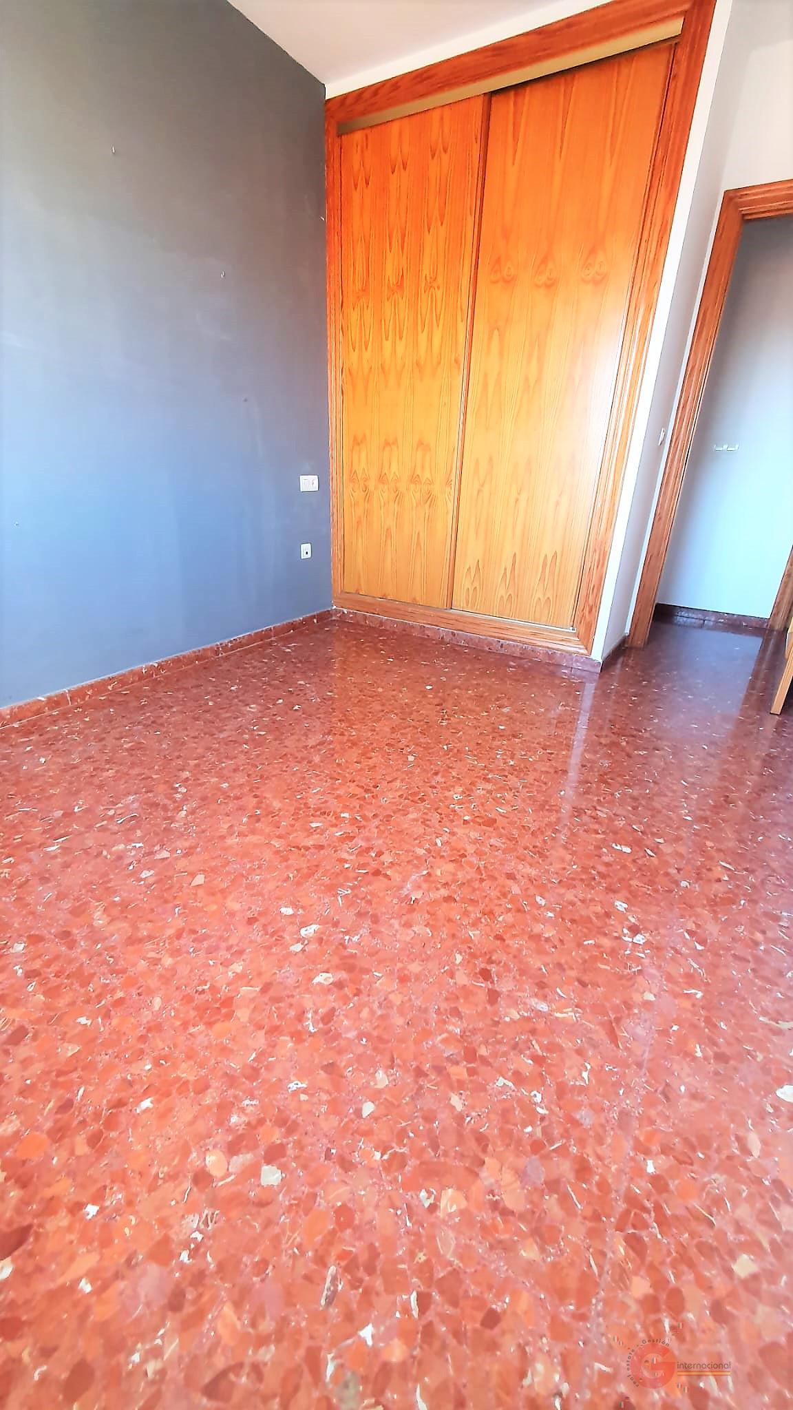 For sale of flat in Motril