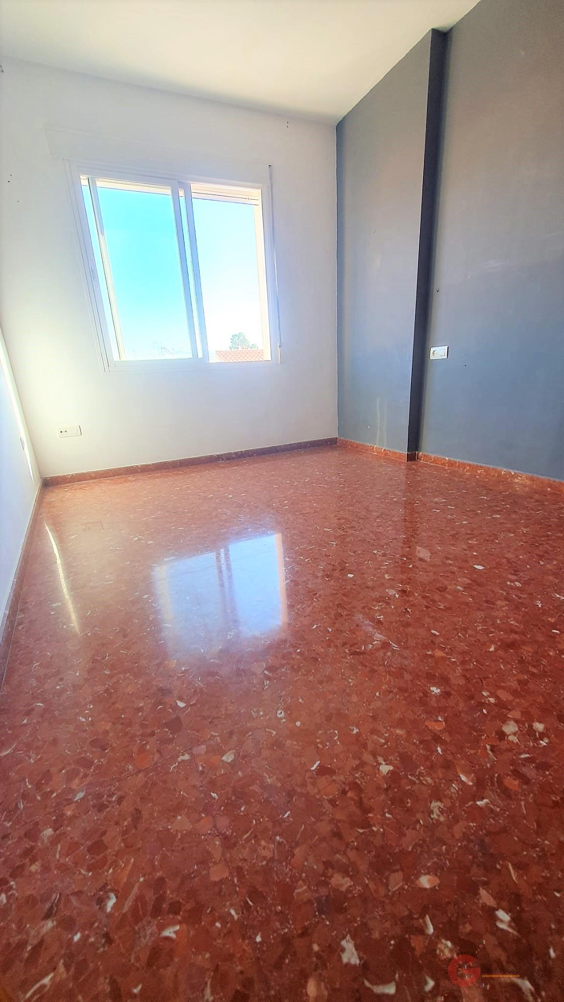 For sale of flat in Motril