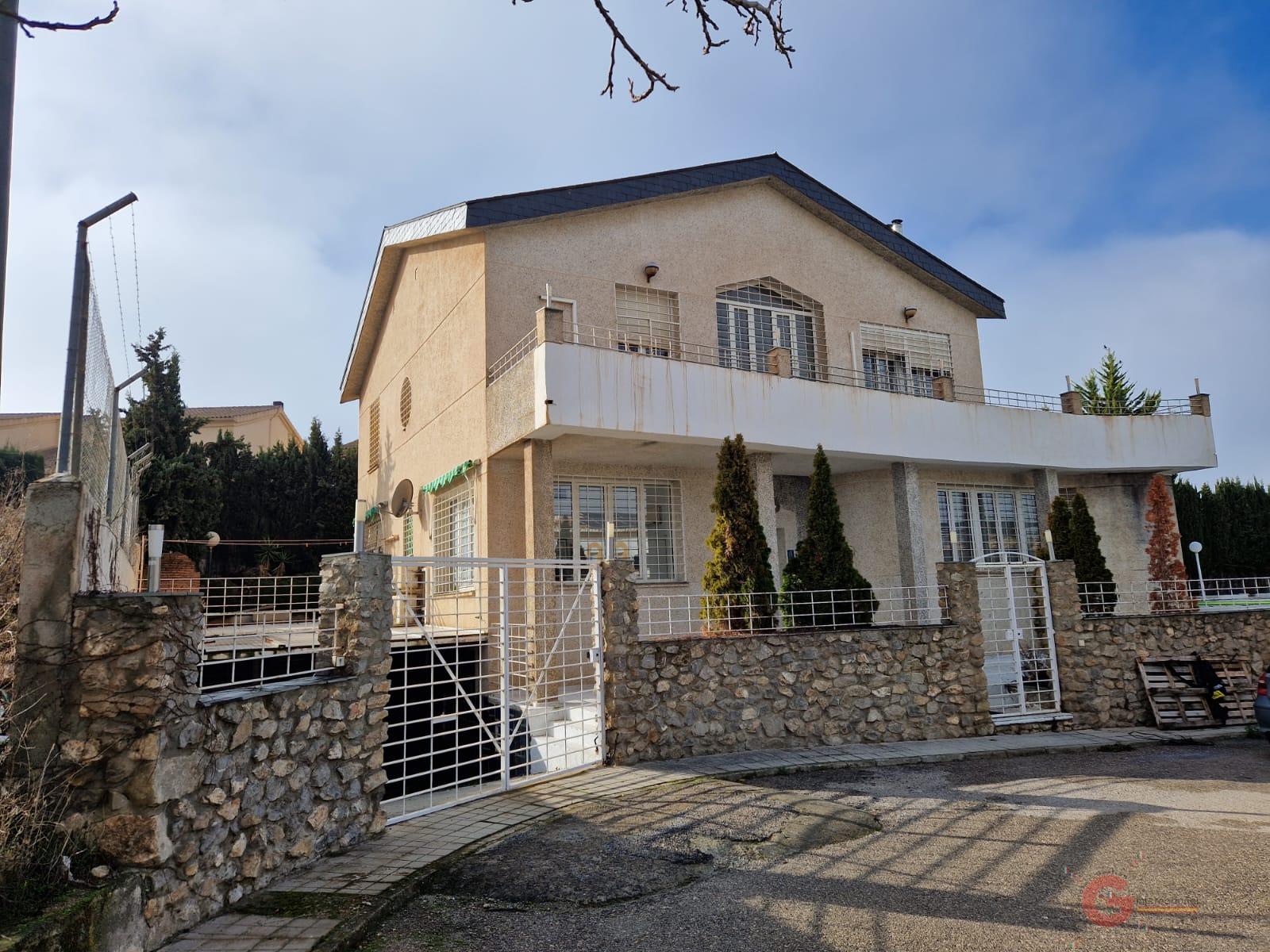 For sale of chalet in Gójar