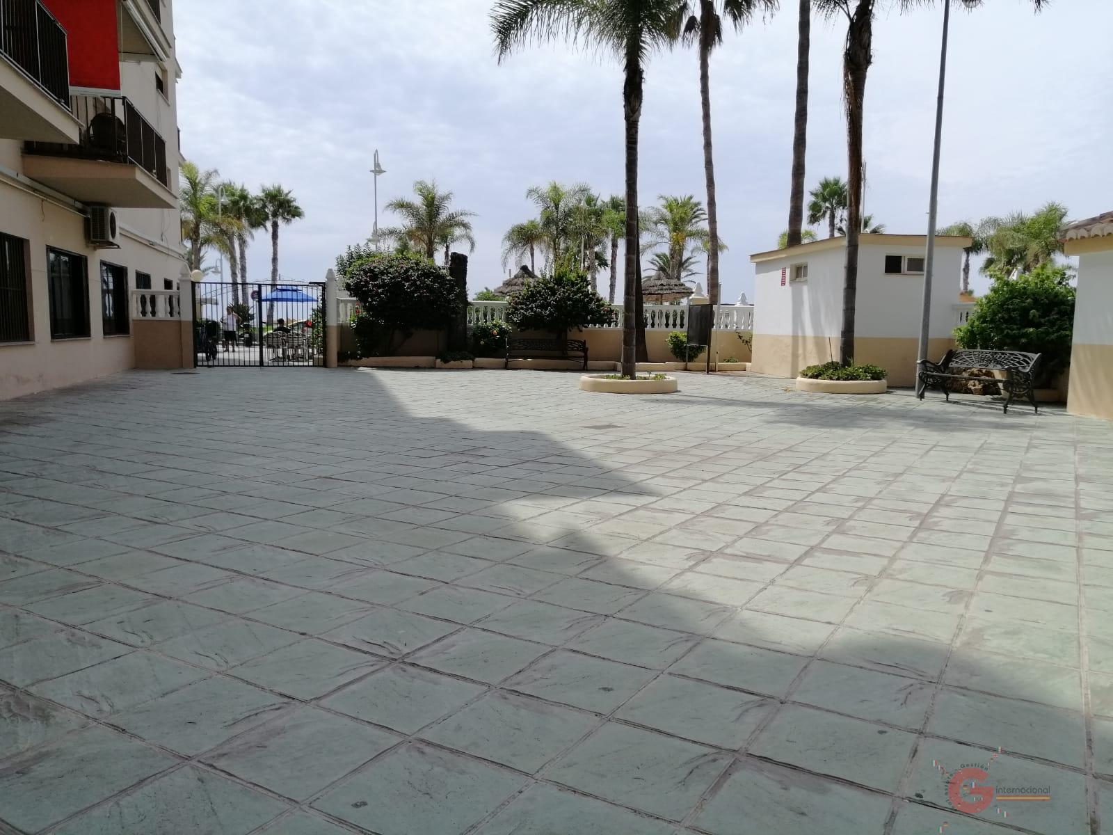 For sale of commercial in Almuñécar