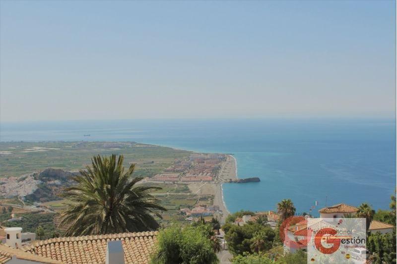 For sale of villa in Salobreña