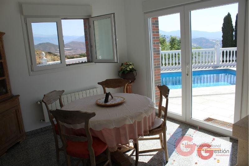 For sale of villa in Salobreña