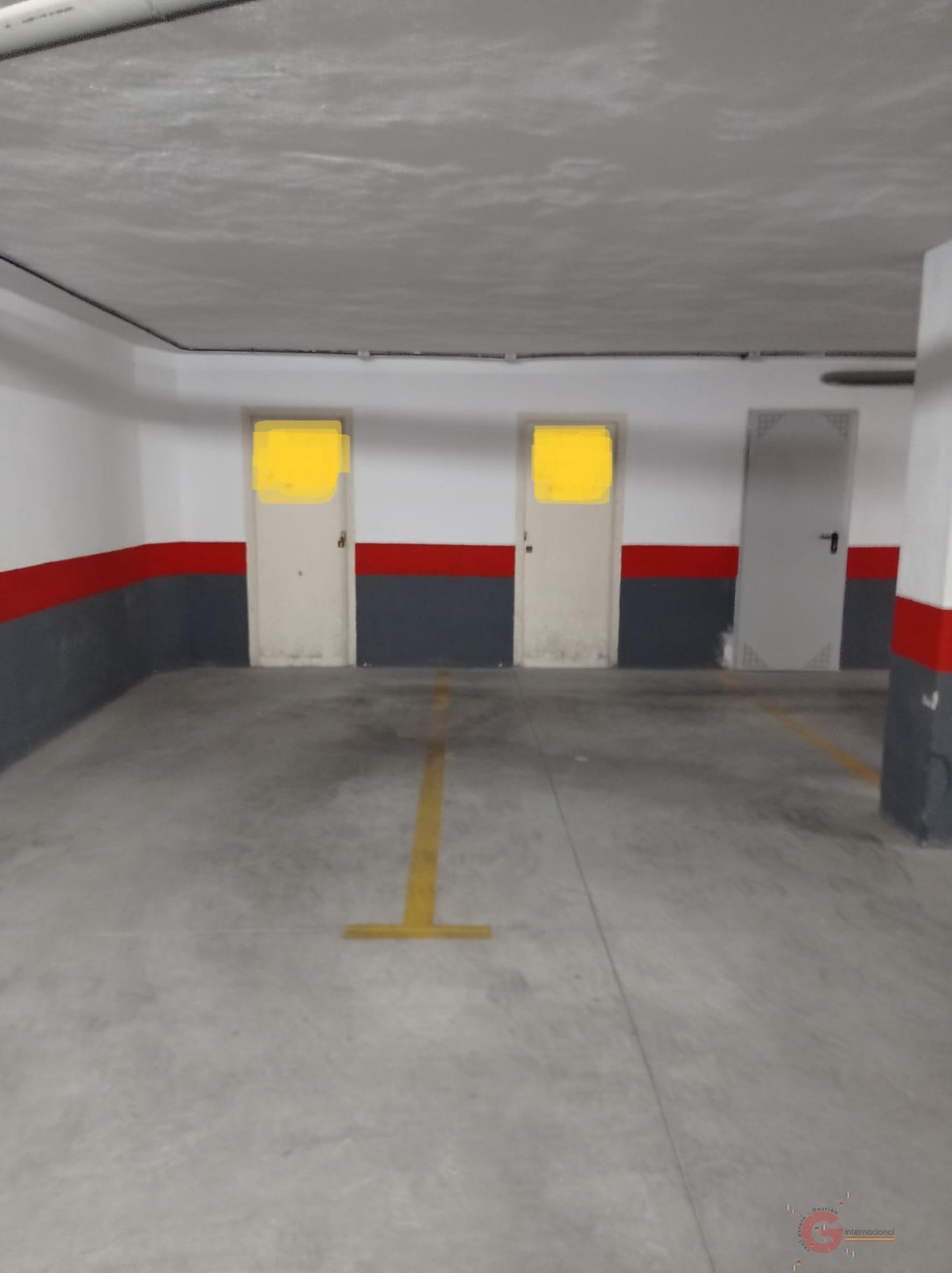 For sale of garage in Almuñécar