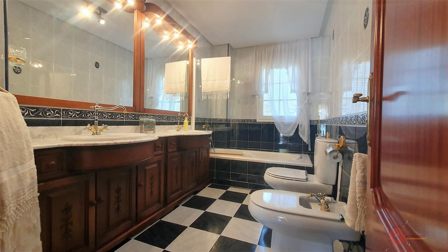 For sale of chalet in Vélez de Benaudalla