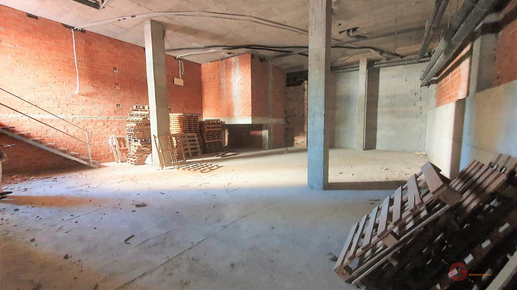 For sale of commercial in Salobreña