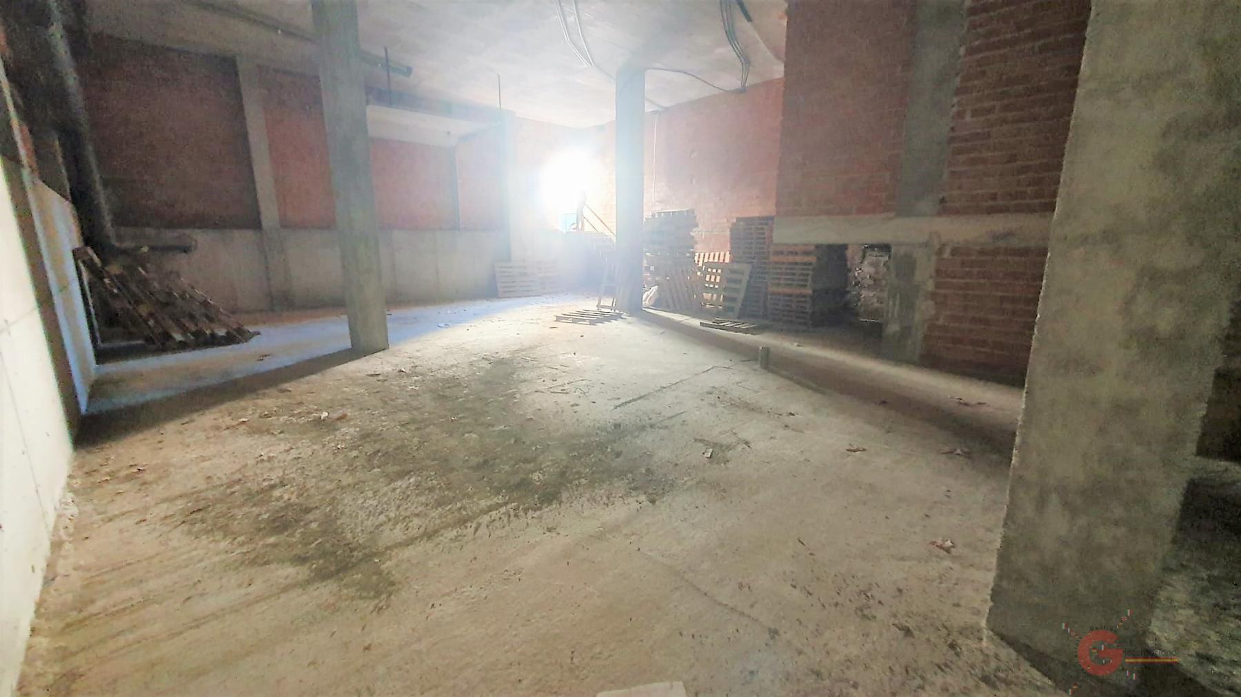 For sale of commercial in Salobreña