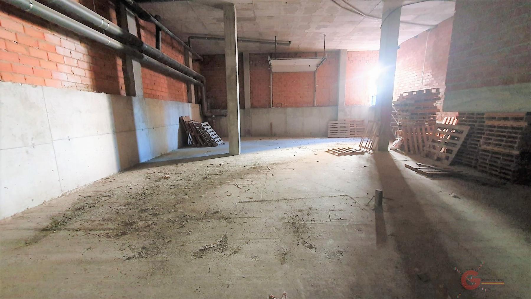 For sale of commercial in Salobreña