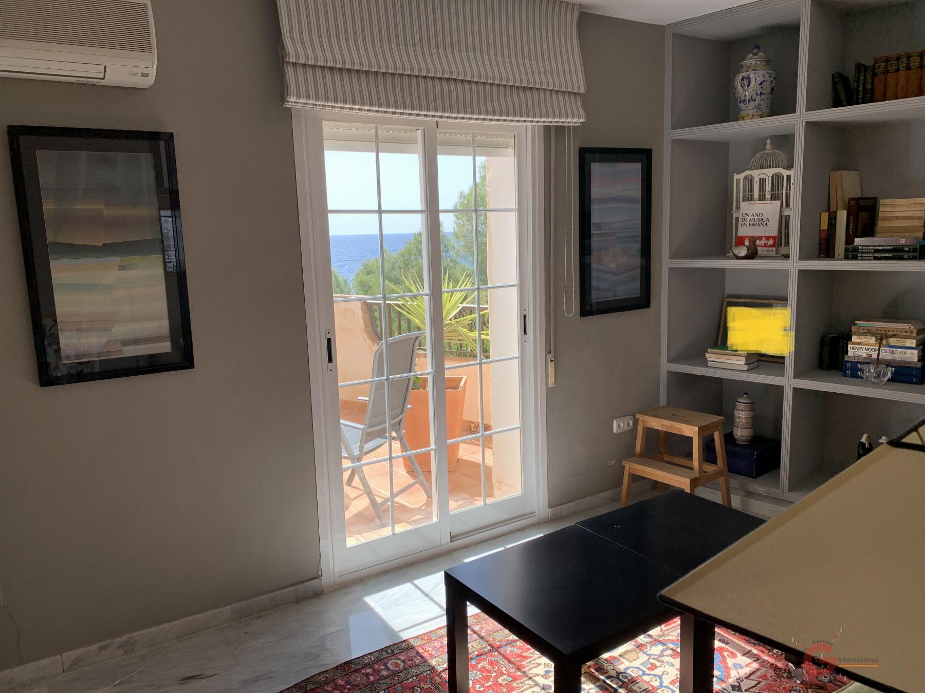 For sale of flat in La Herradura