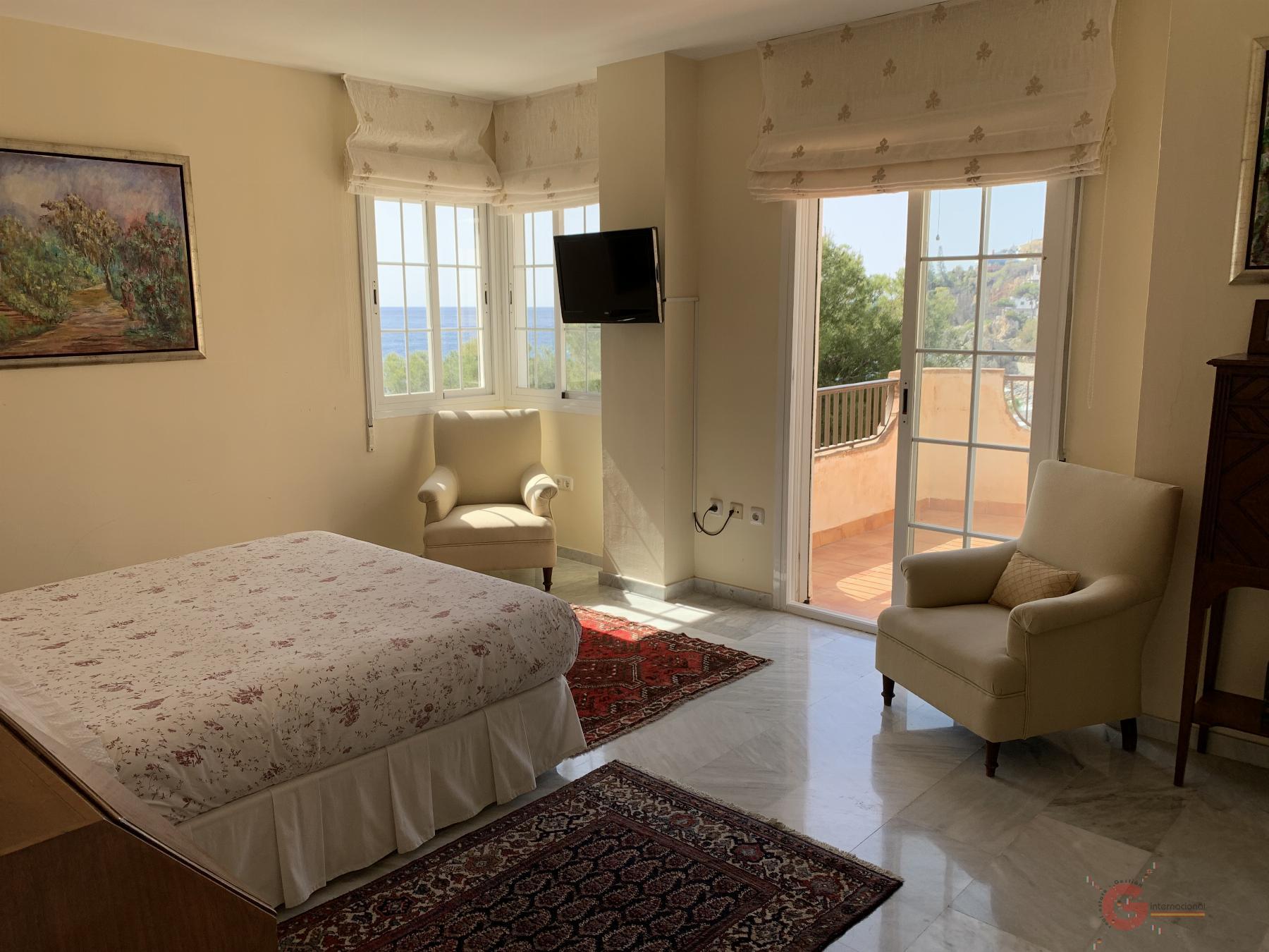 For sale of flat in La Herradura