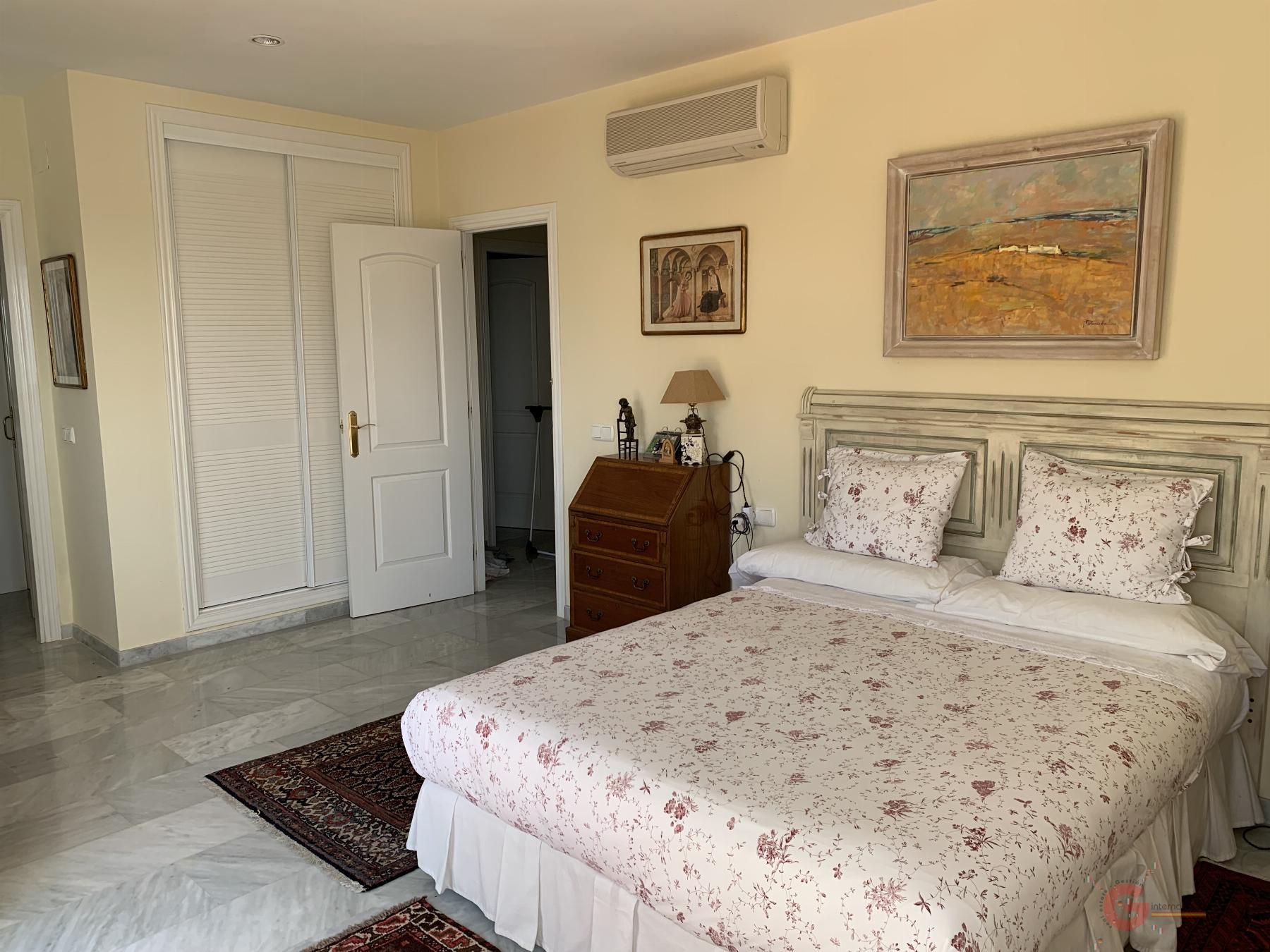 For sale of flat in La Herradura