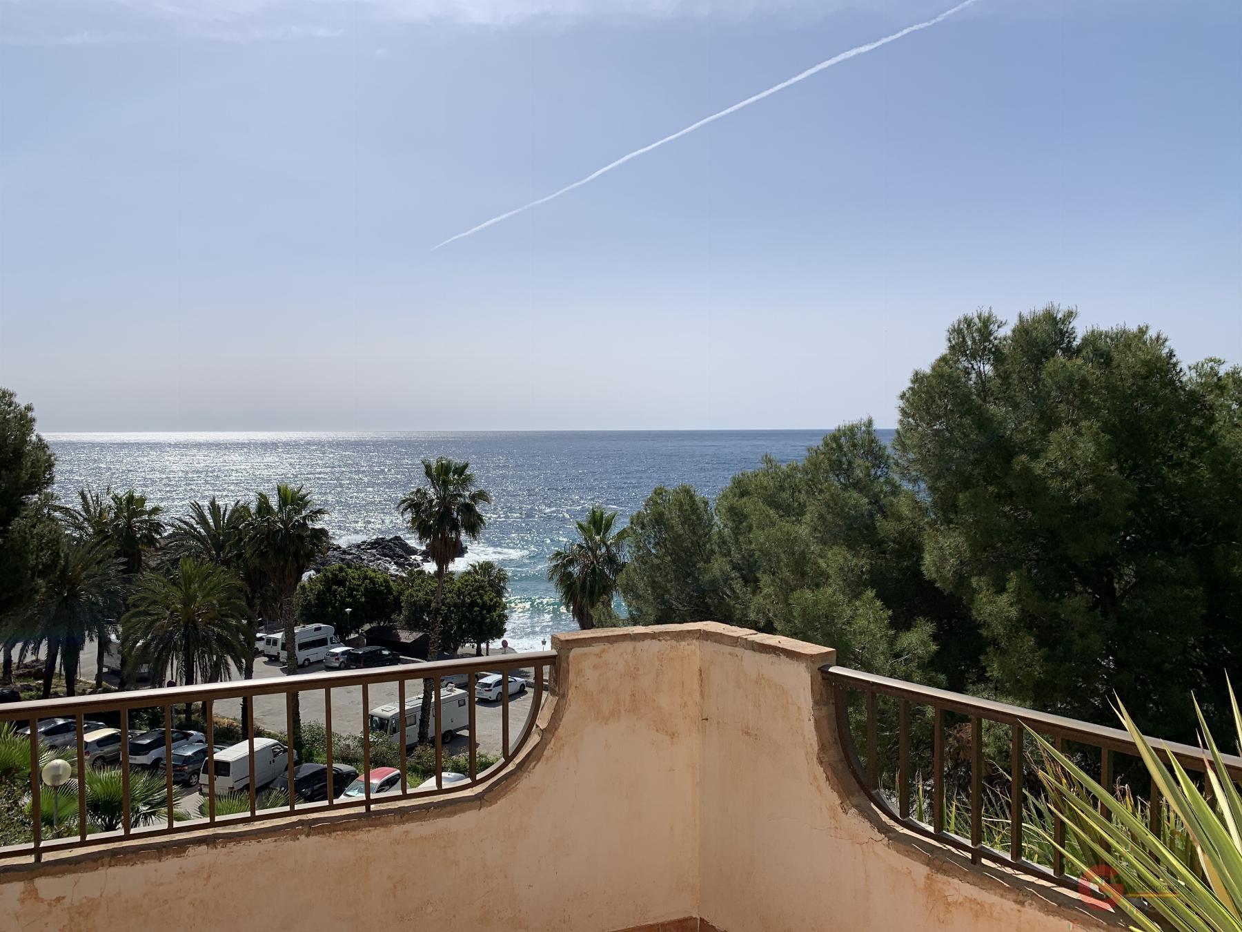 For sale of flat in La Herradura