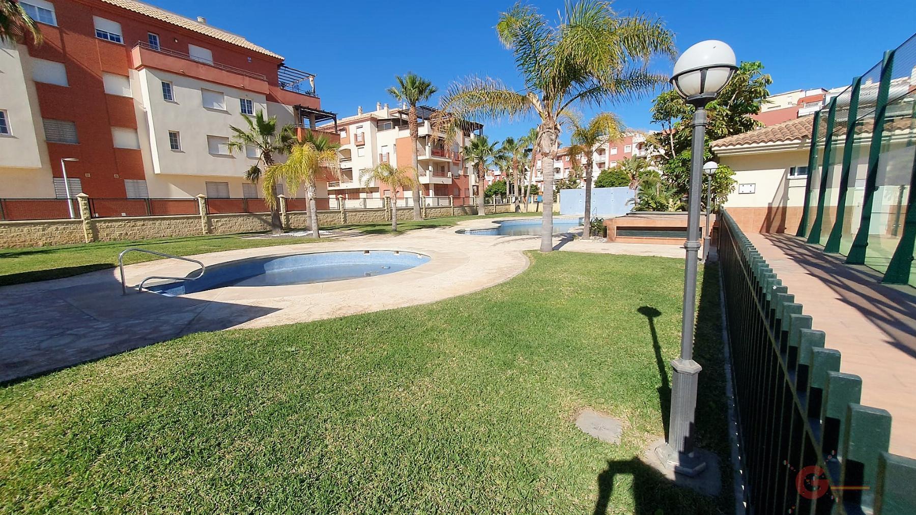 For sale of penthouse in Calahonda