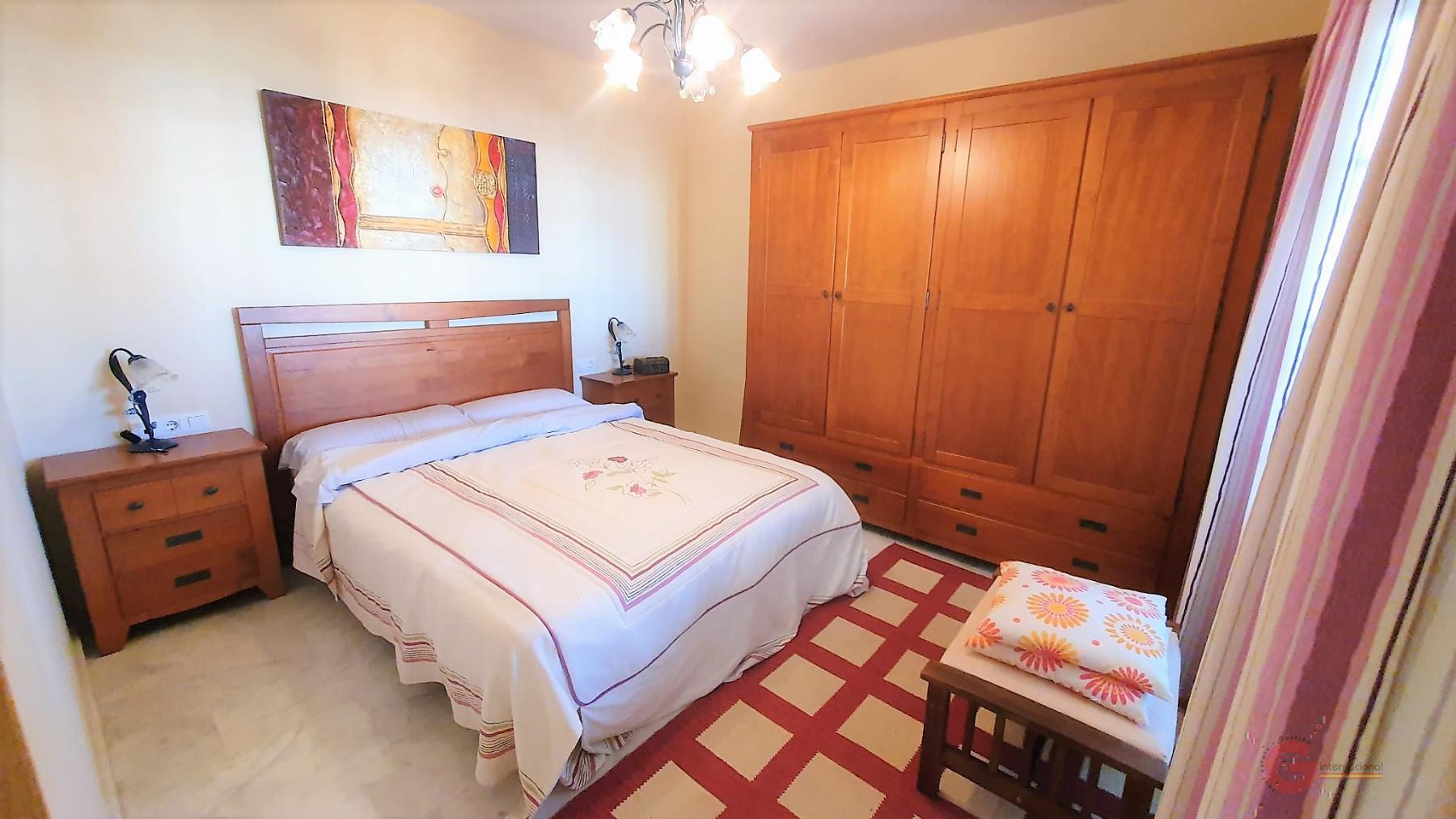 For sale of penthouse in Calahonda