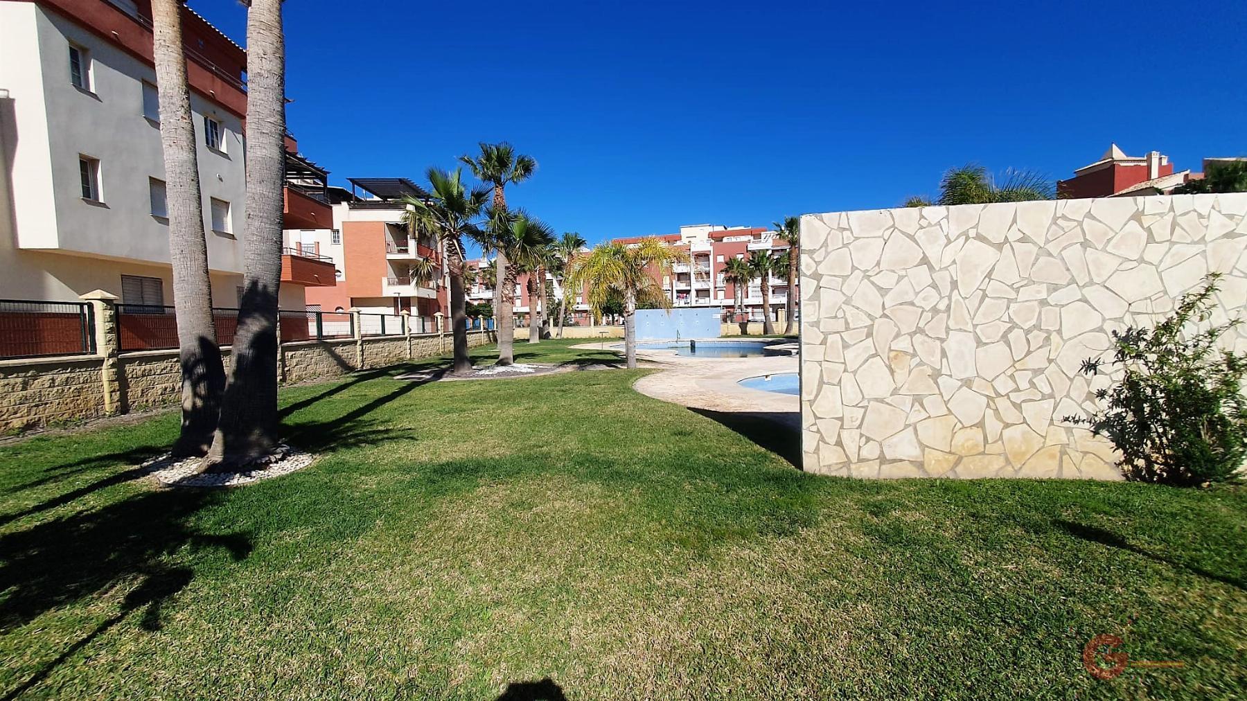 For sale of penthouse in Calahonda