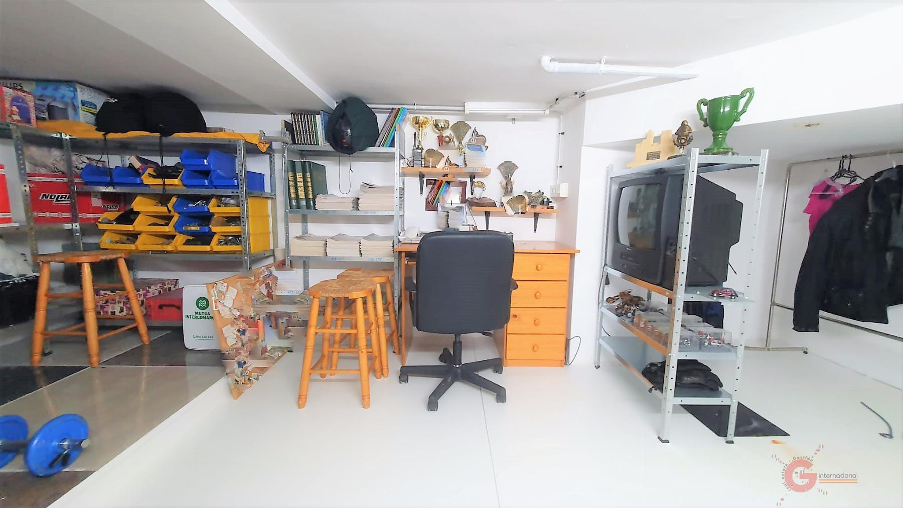 For sale of commercial in Motril