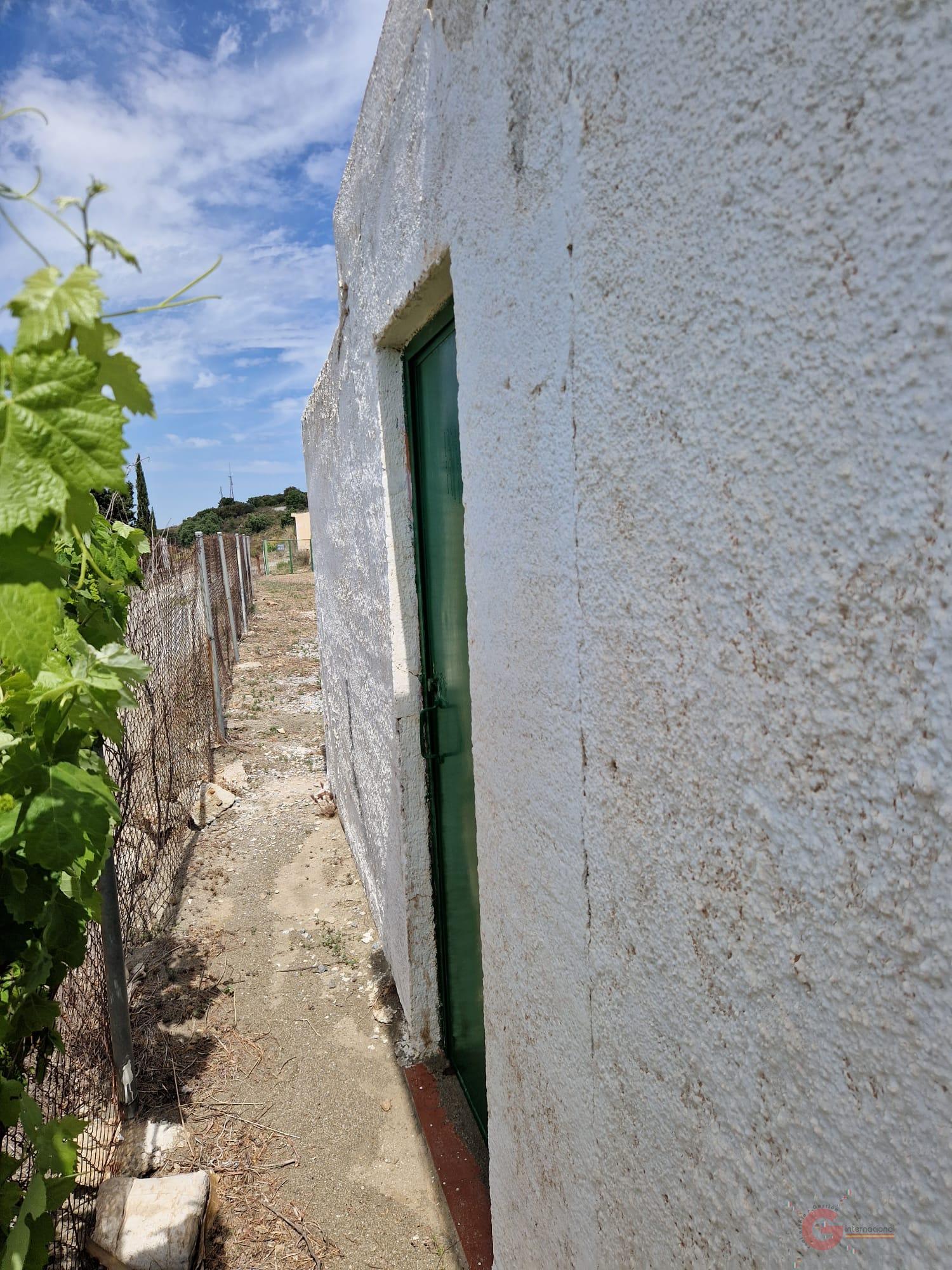 Venta de finca rústica en Molvízar