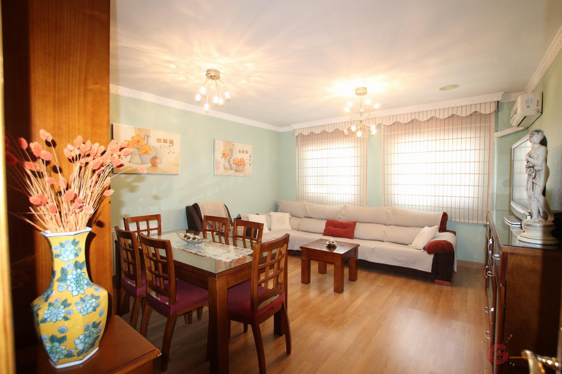 For sale of flat in Salobreña