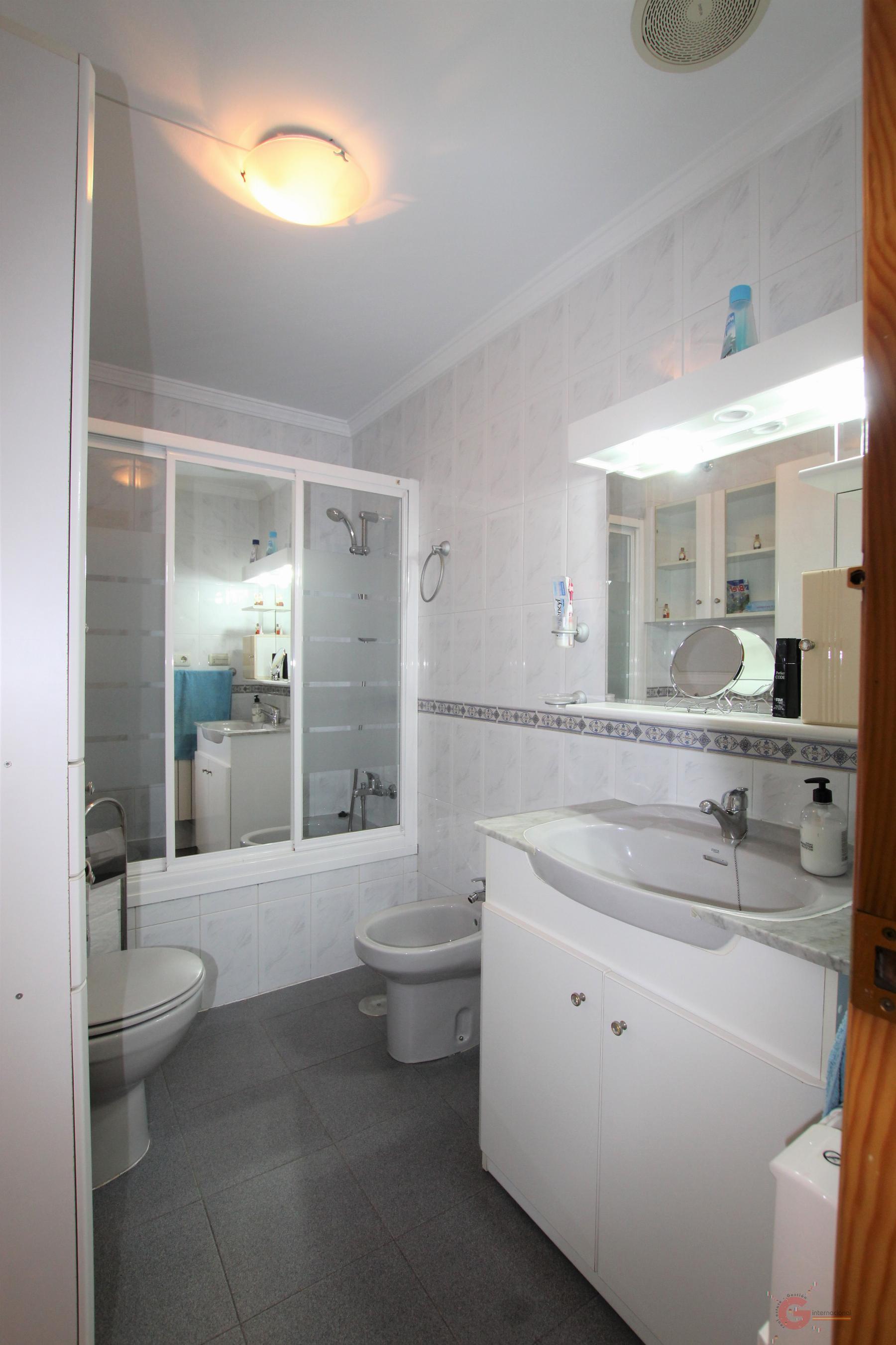 For sale of flat in Salobreña
