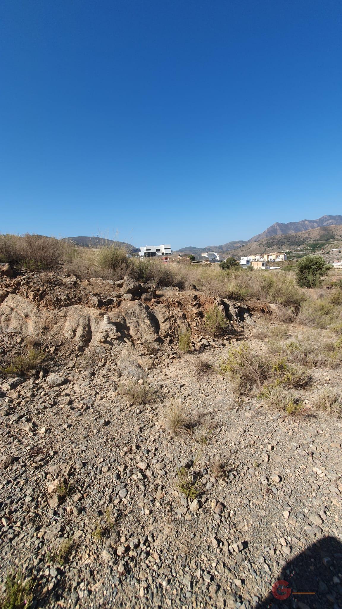 For sale of land in Vélez de Benaudalla