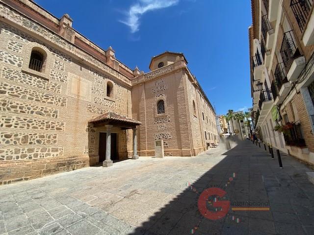 For sale of commercial in Almuñécar
