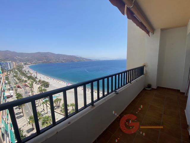 For sale of flat in Almuñécar