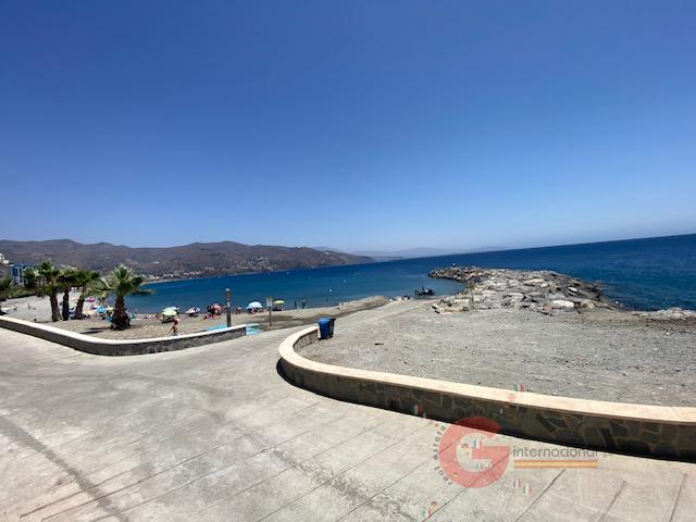 For sale of flat in Almuñécar