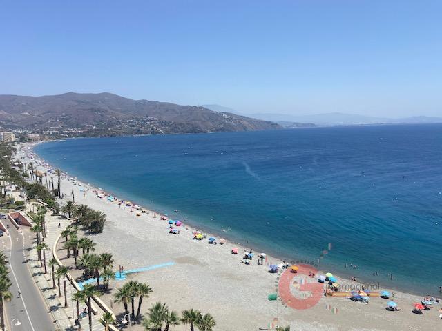 For sale of flat in Almuñécar