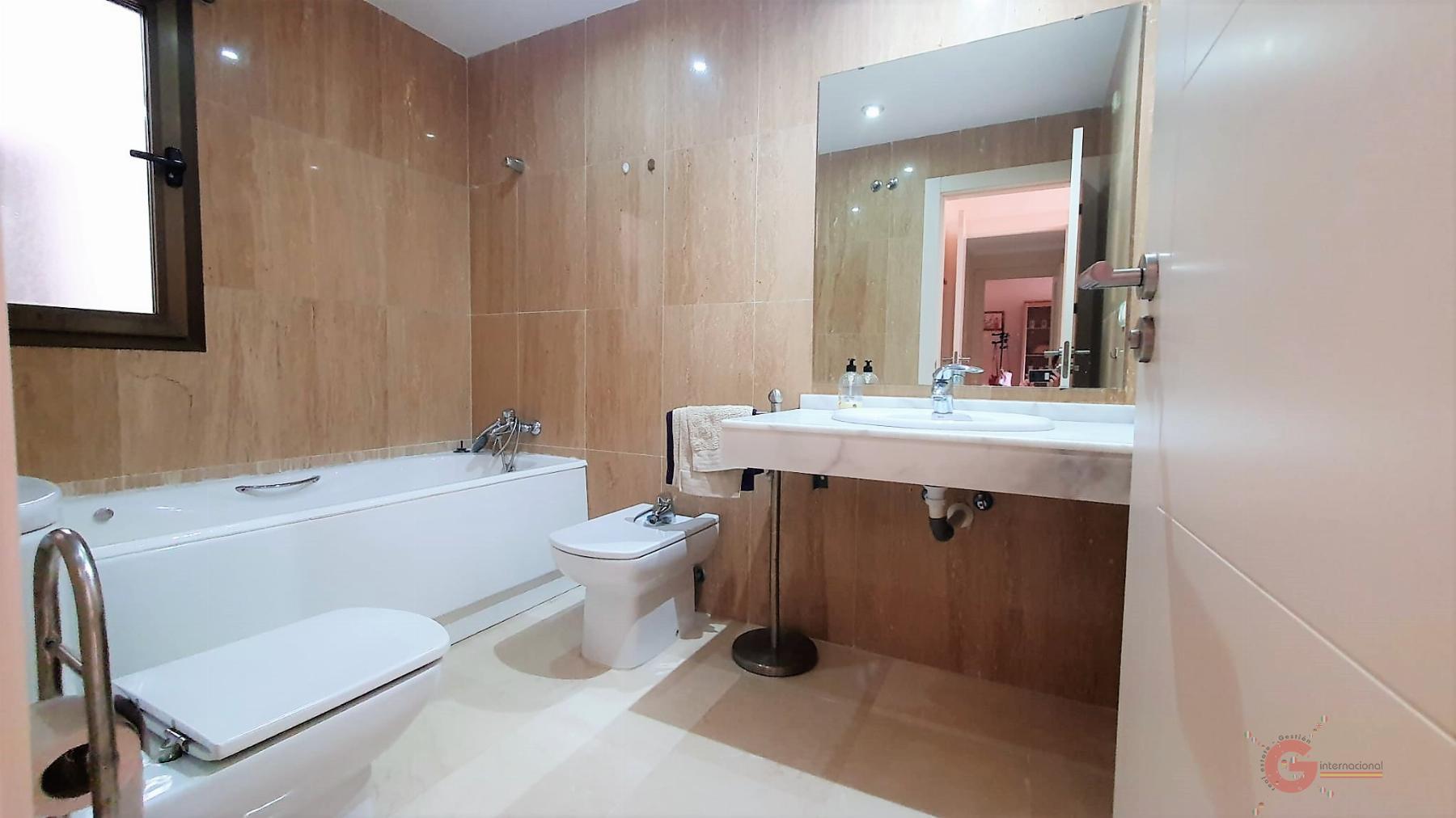 For sale of flat in Motril