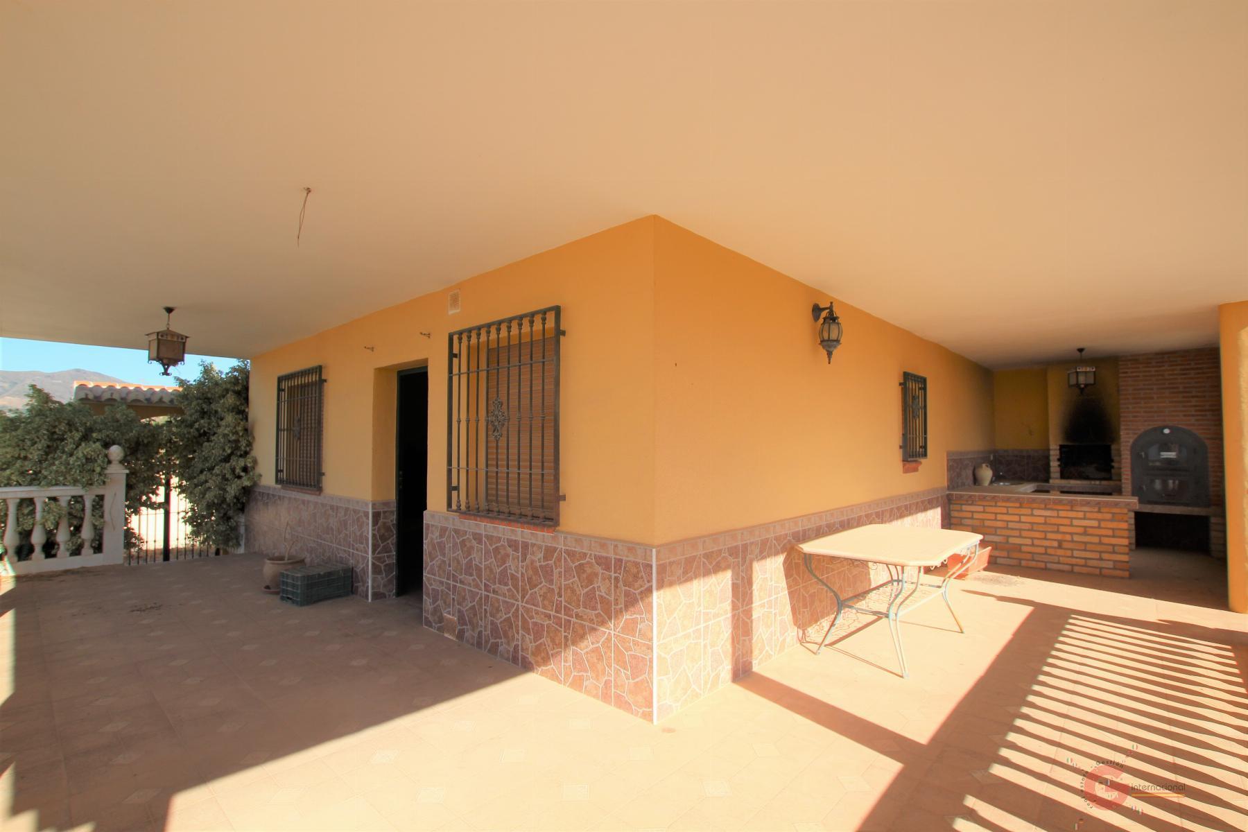 Venta de finca rústica en Molvízar