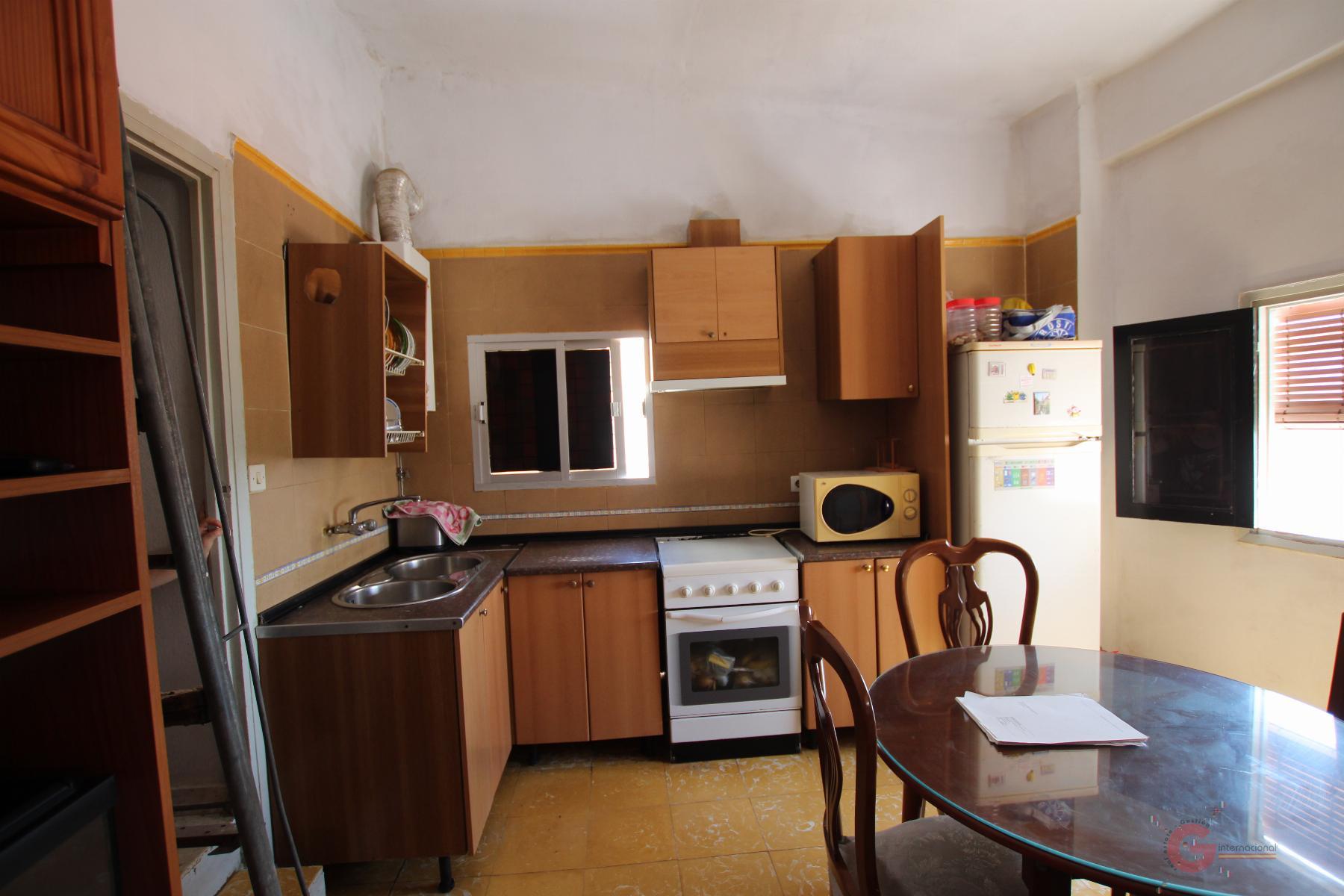 For sale of house in Salobreña