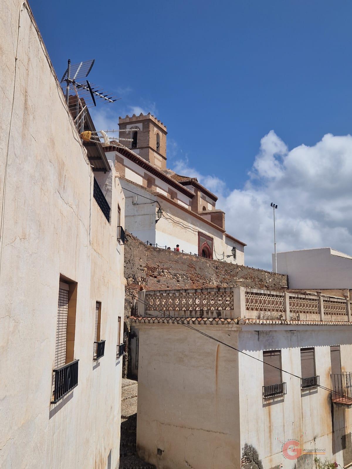 For sale of house in Salobreña