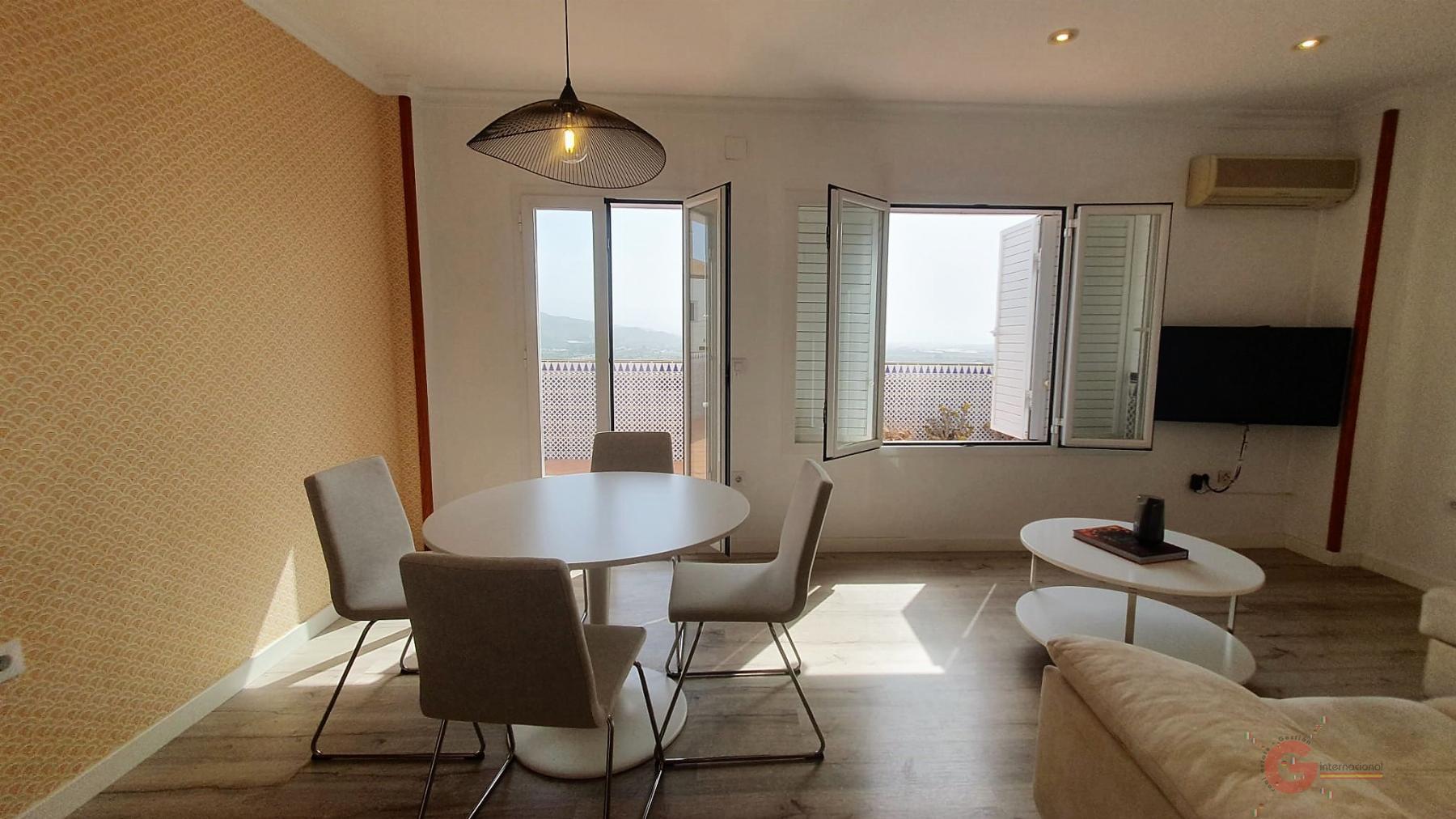 For sale of building in Salobreña