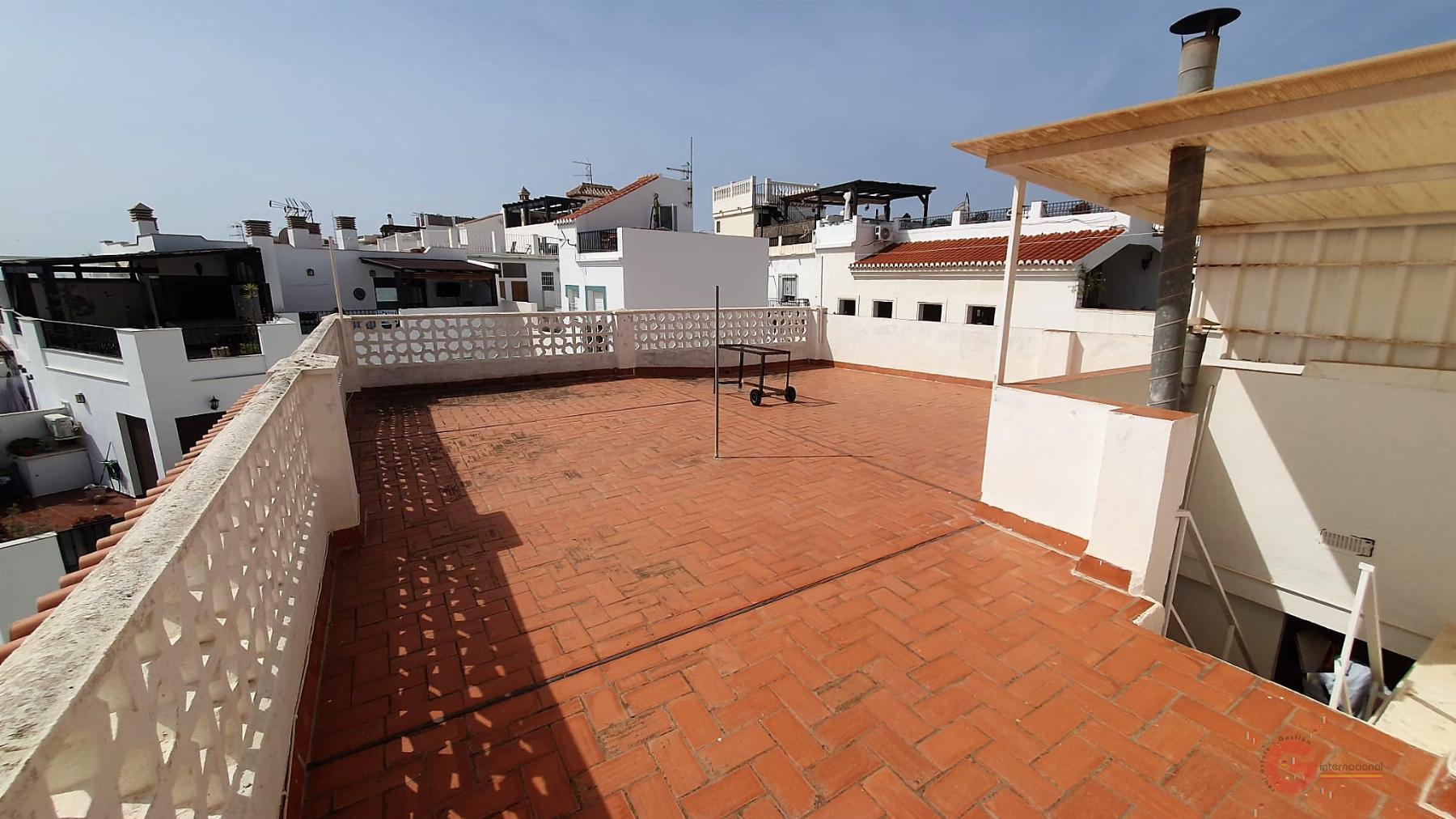 For sale of building in Salobreña