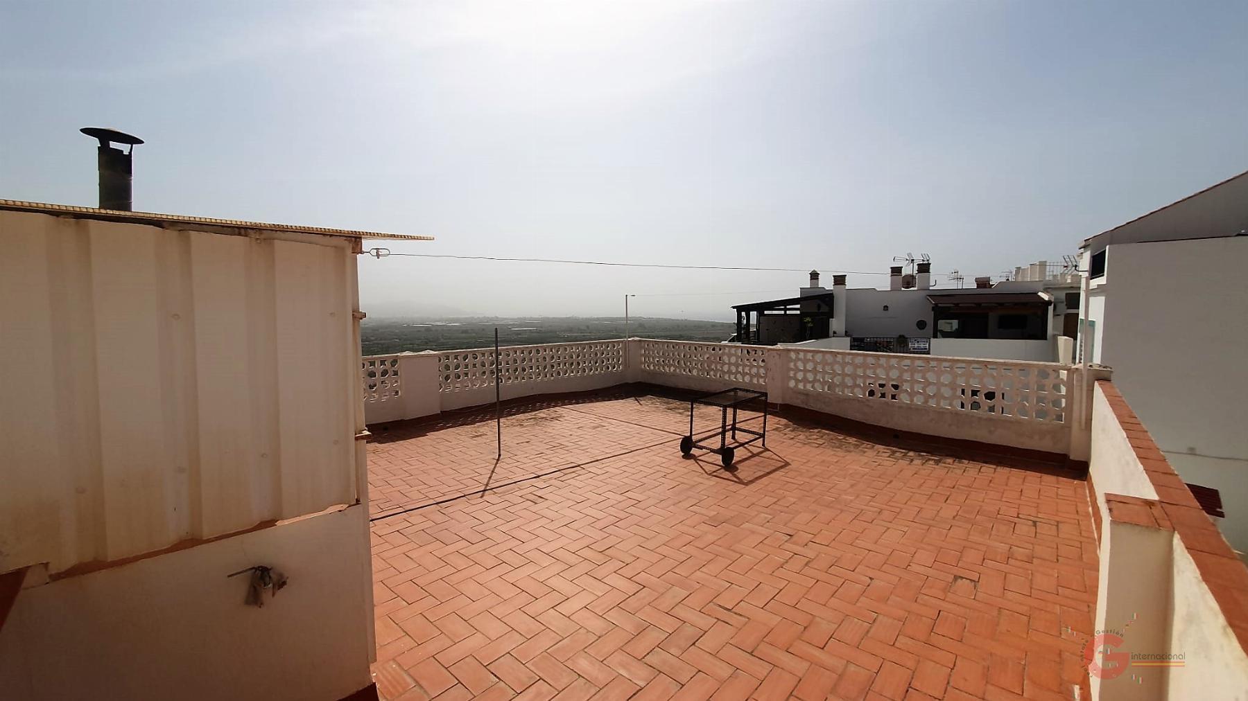 For sale of building in Salobreña