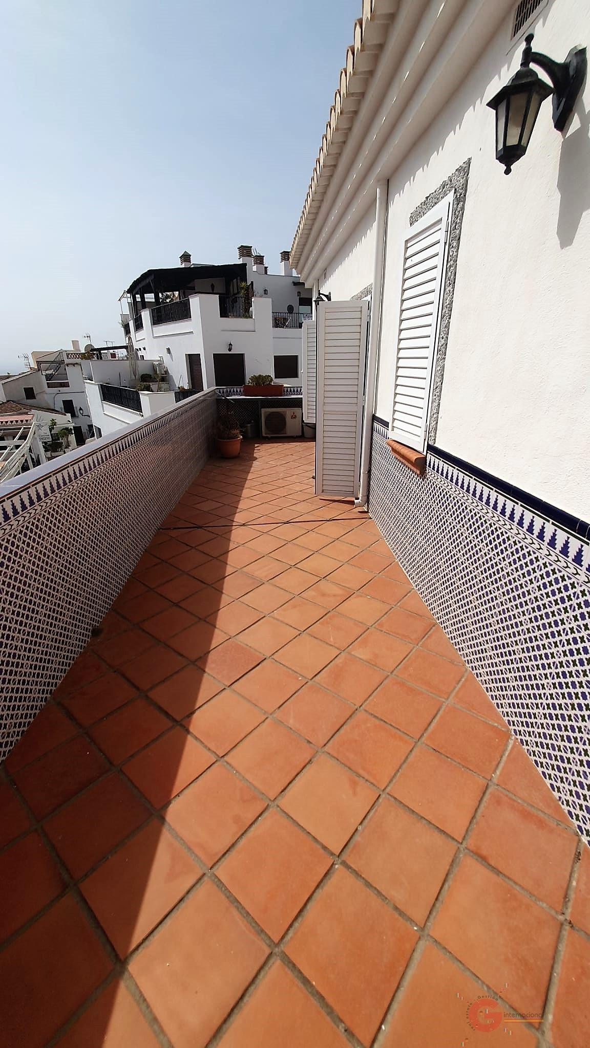 For sale of building in Salobreña
