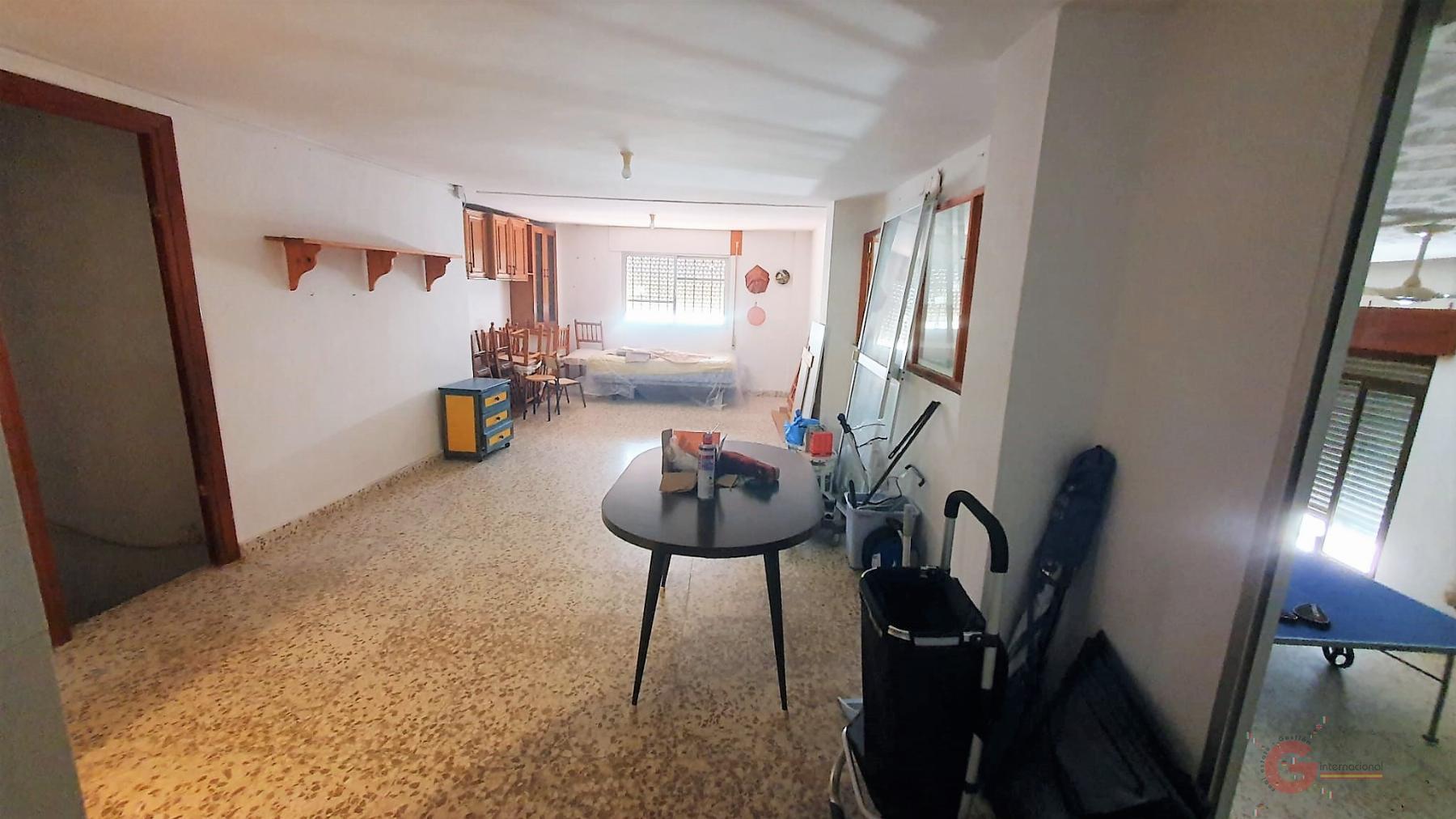 For sale of building in Salobreña