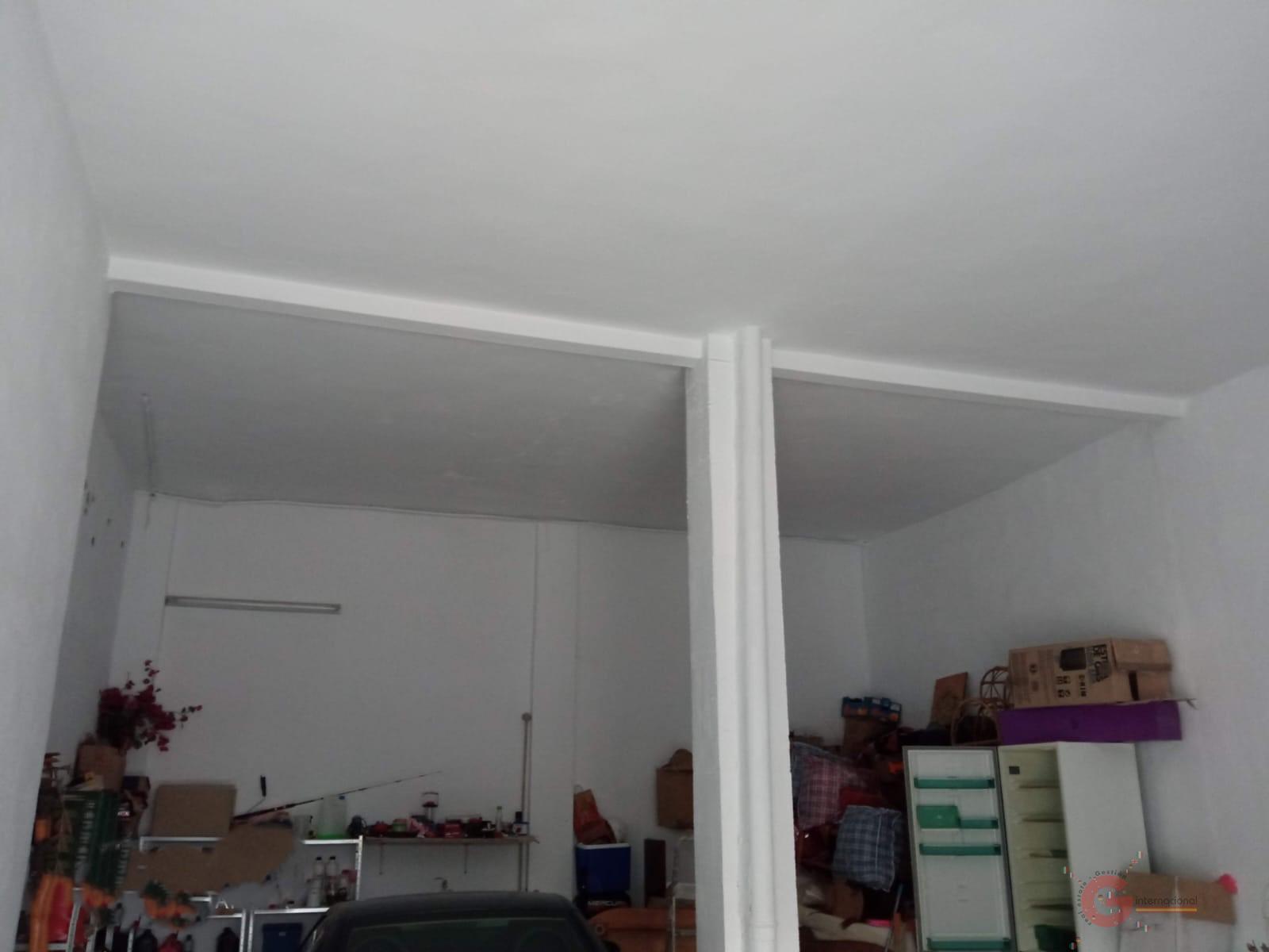 For sale of commercial in La Herradura