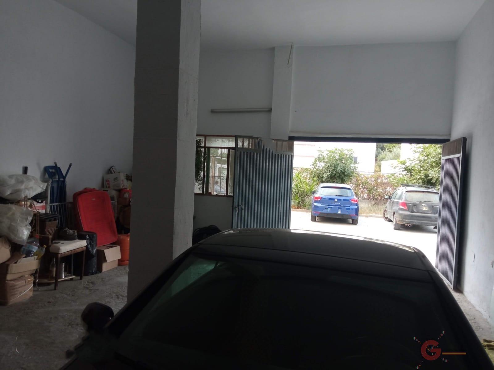 For sale of commercial in La Herradura