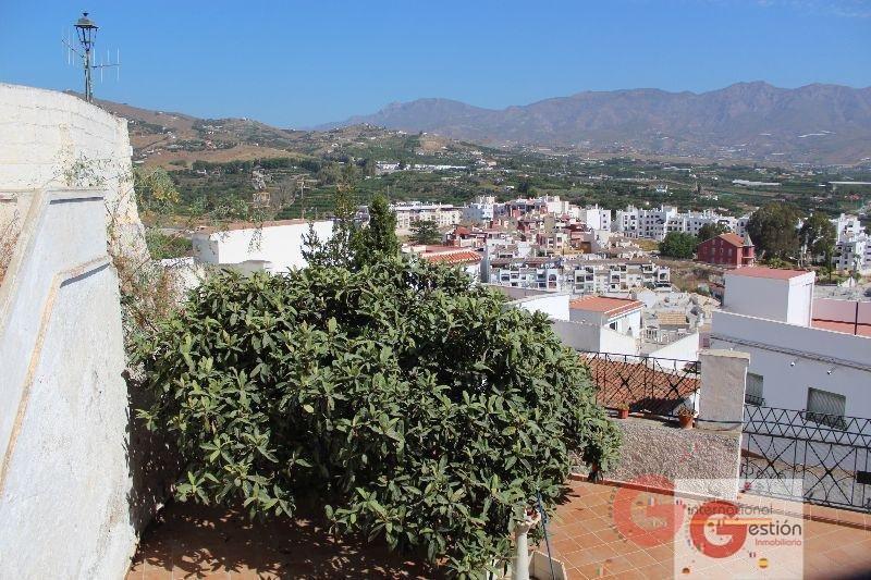 For sale of house in Salobreña