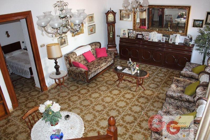 For sale of house in Salobreña