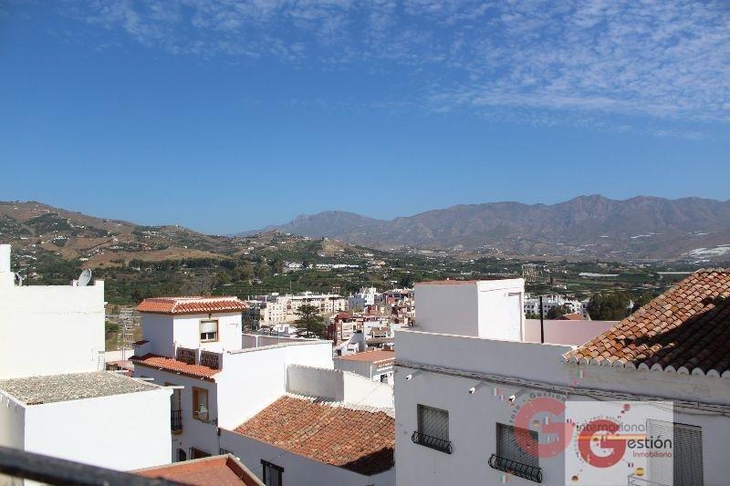 For sale of house in Salobreña