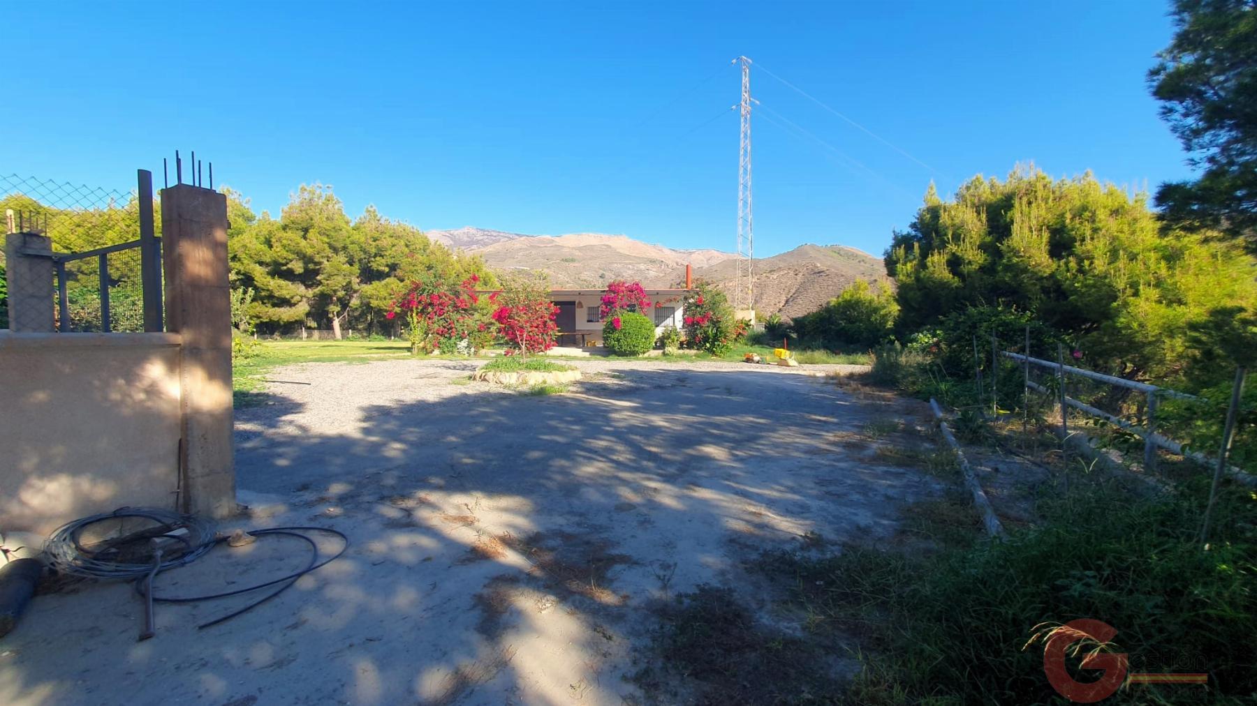 Venta de finca rústica en Vélez de Benaudalla