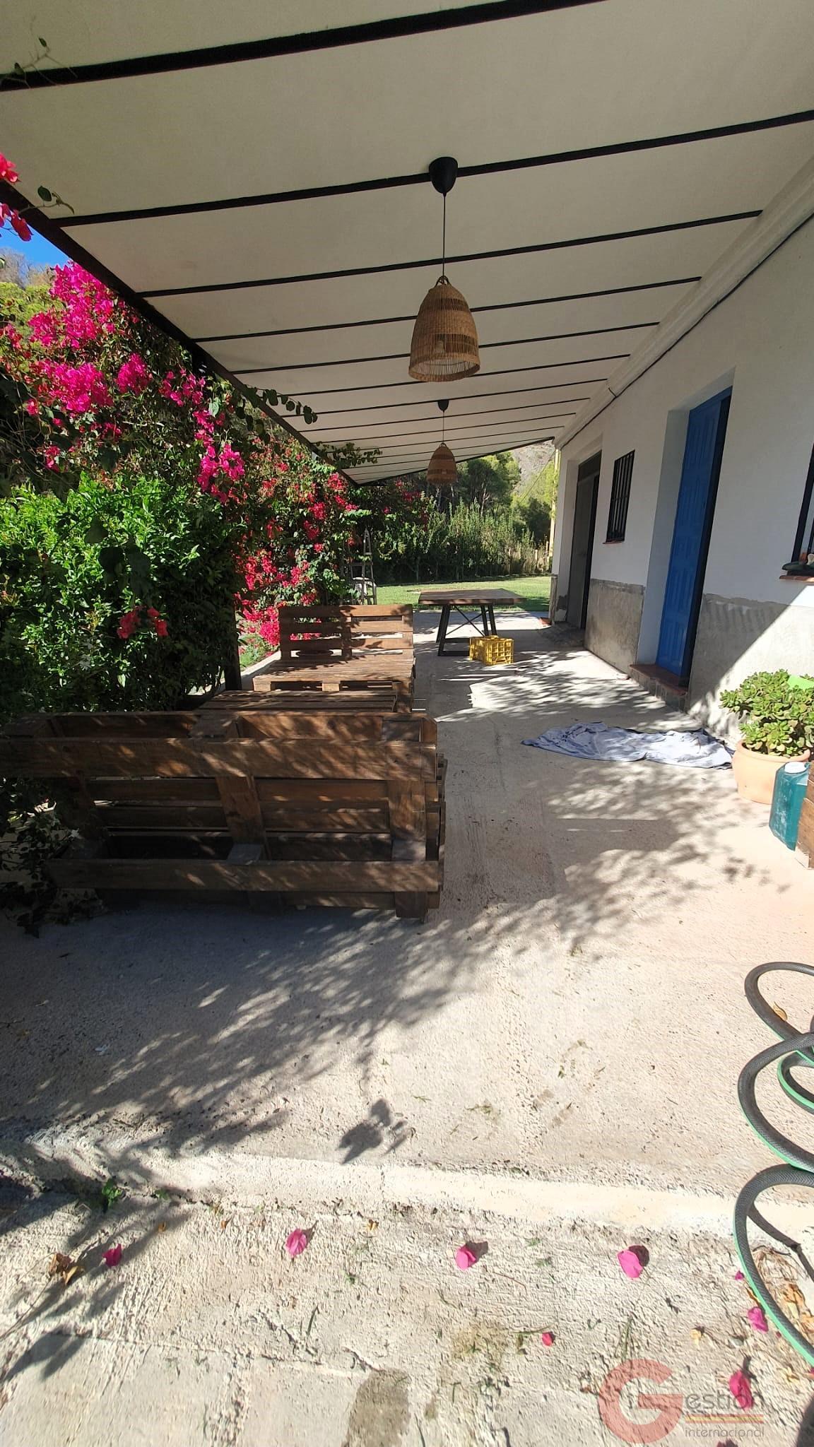 Venta de finca rústica en Vélez de Benaudalla