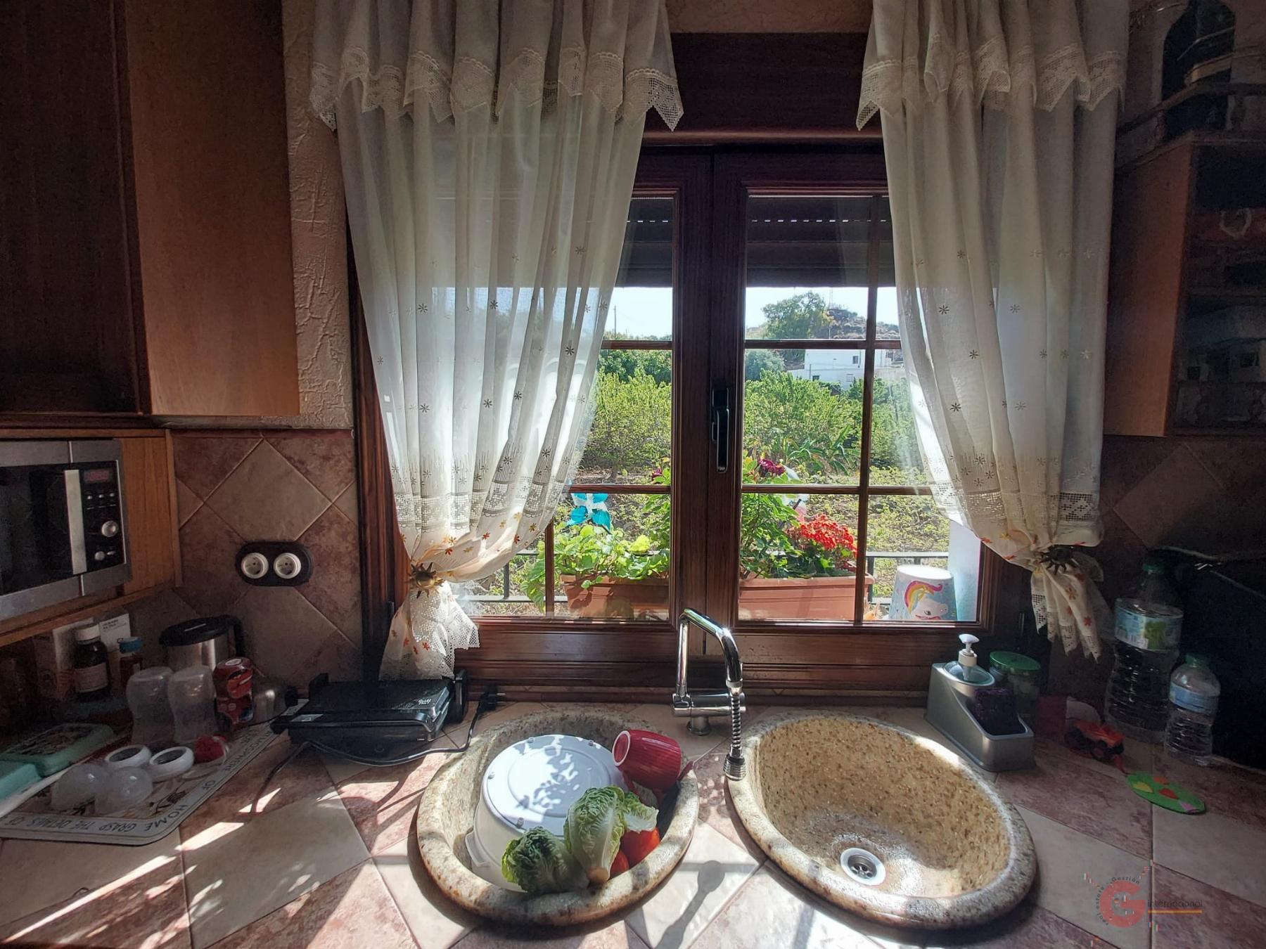 For sale of house in Salobreña