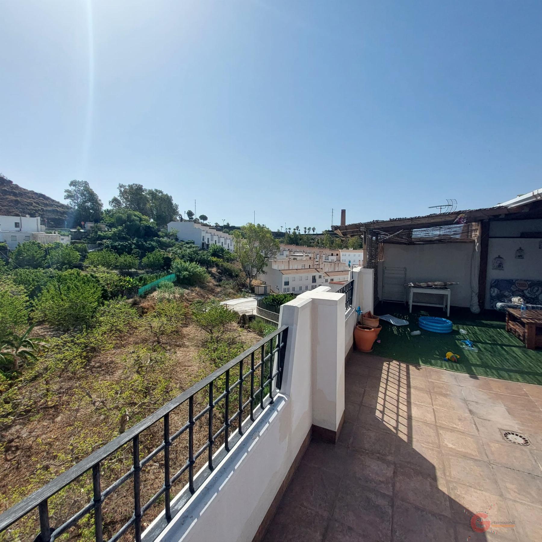 For sale of house in Salobreña