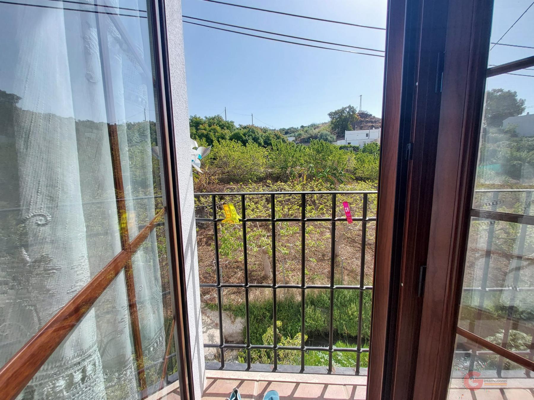 For sale of house in Salobreña