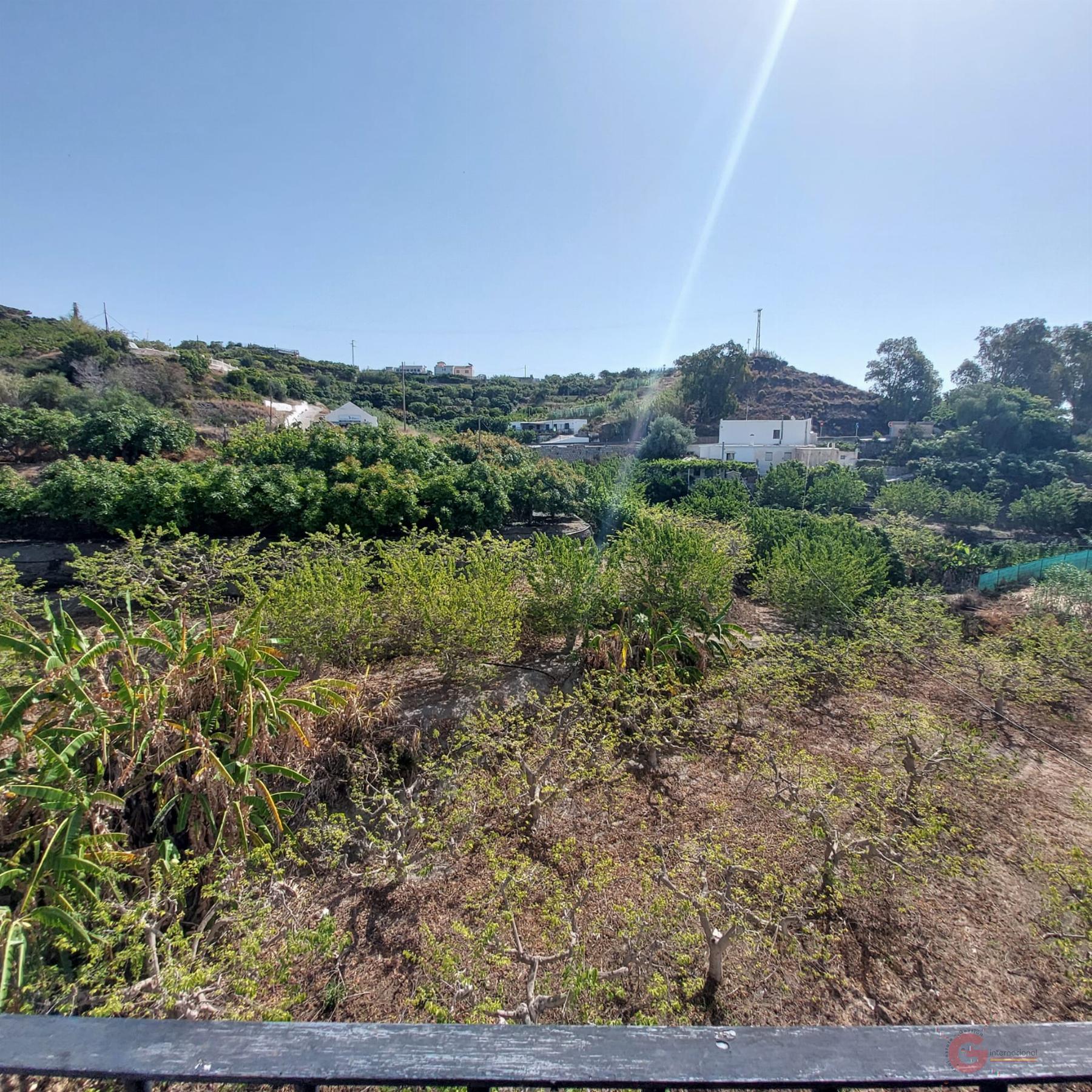 For sale of house in Salobreña